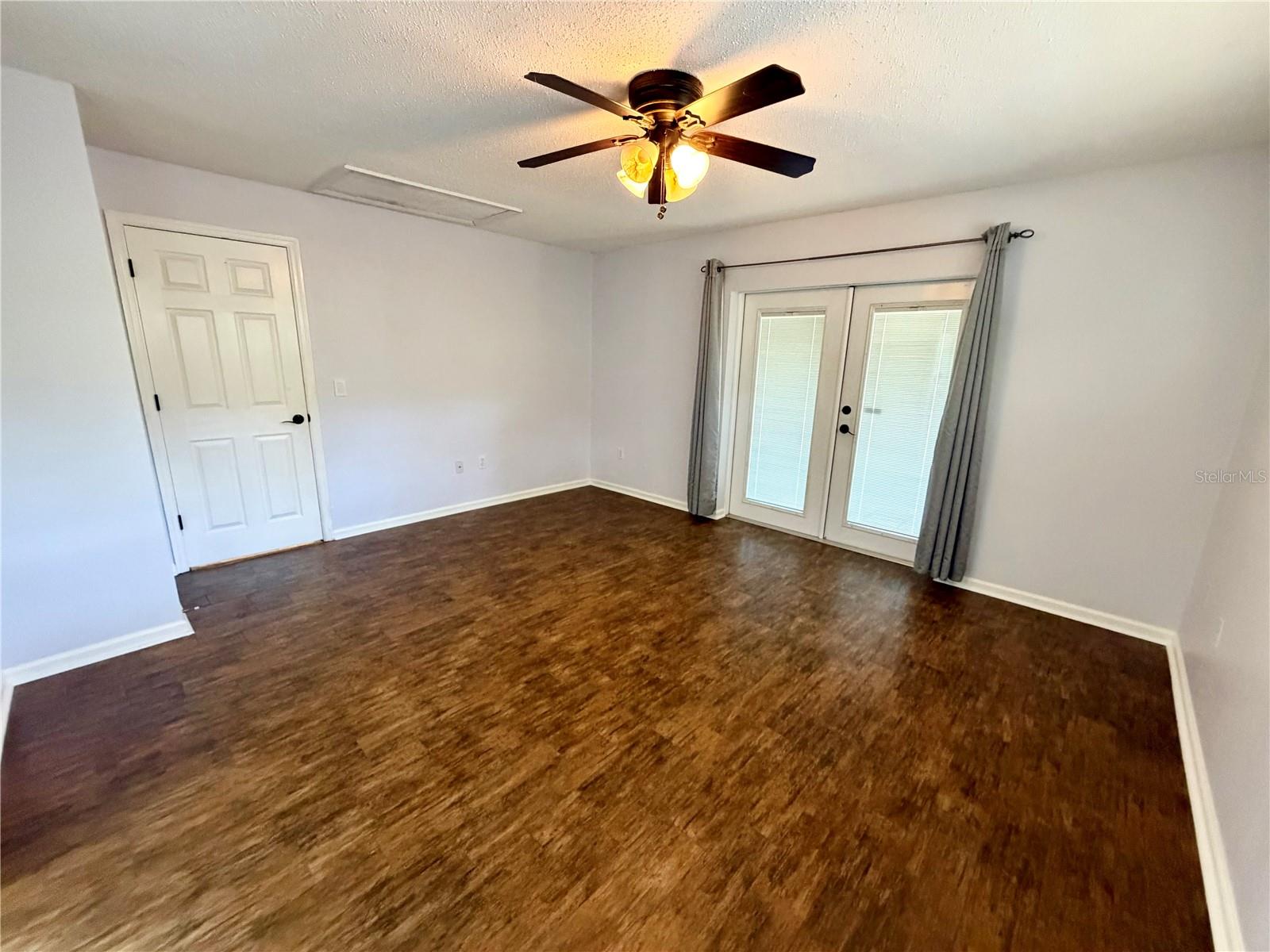 6322 Oak Sq E Property Photo 42
