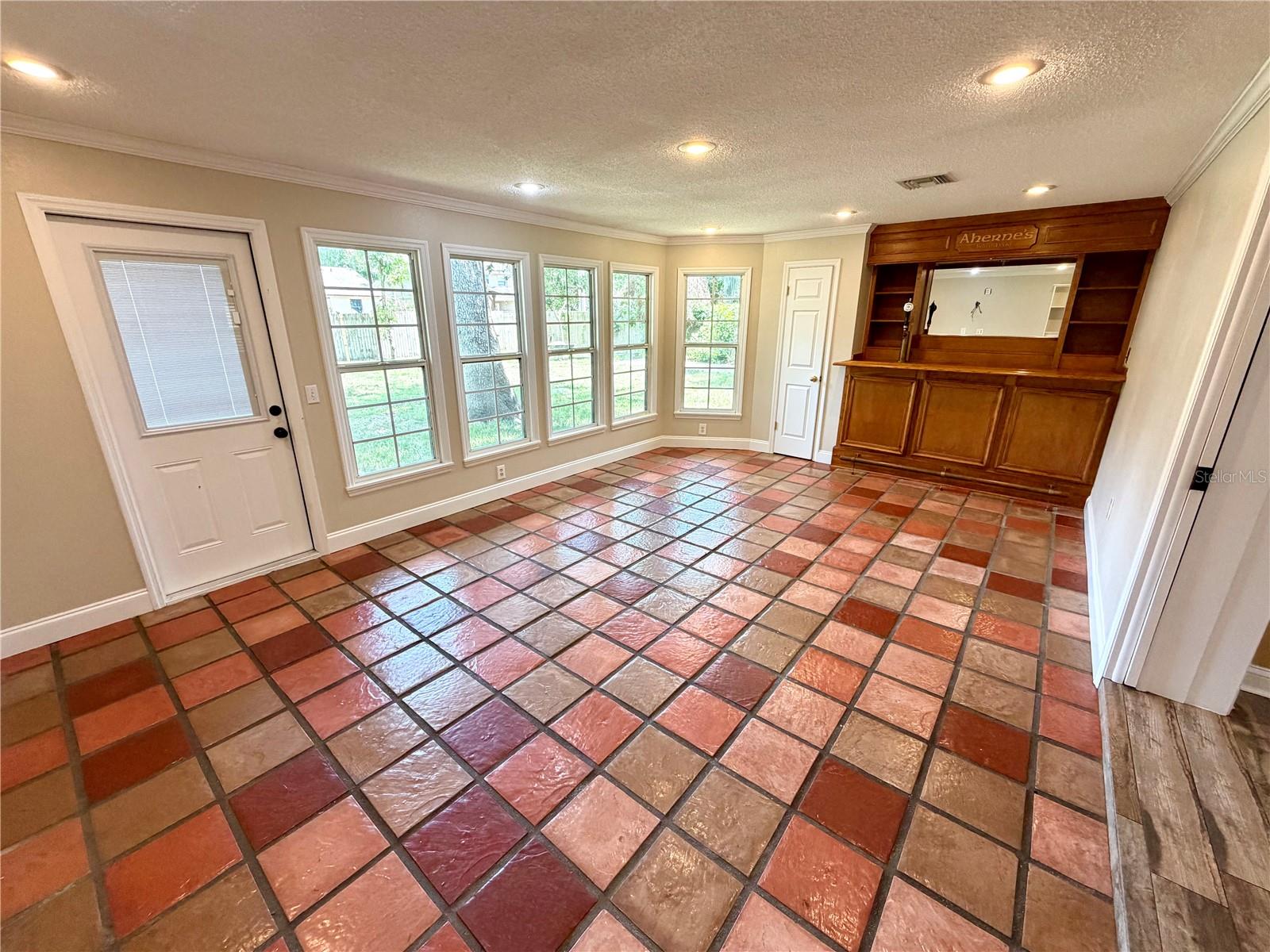 6322 Oak Sq E Property Photo 53