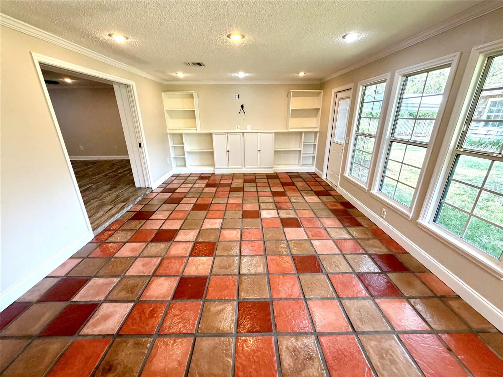 6322 Oak Sq E Property Photo 57