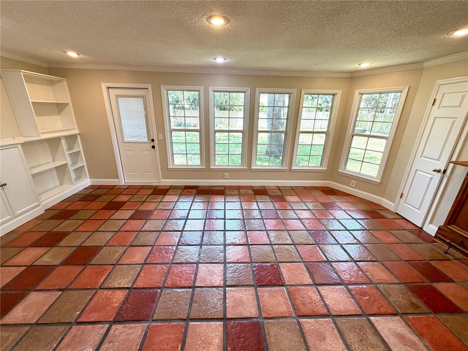 6322 Oak Sq E Property Photo 59