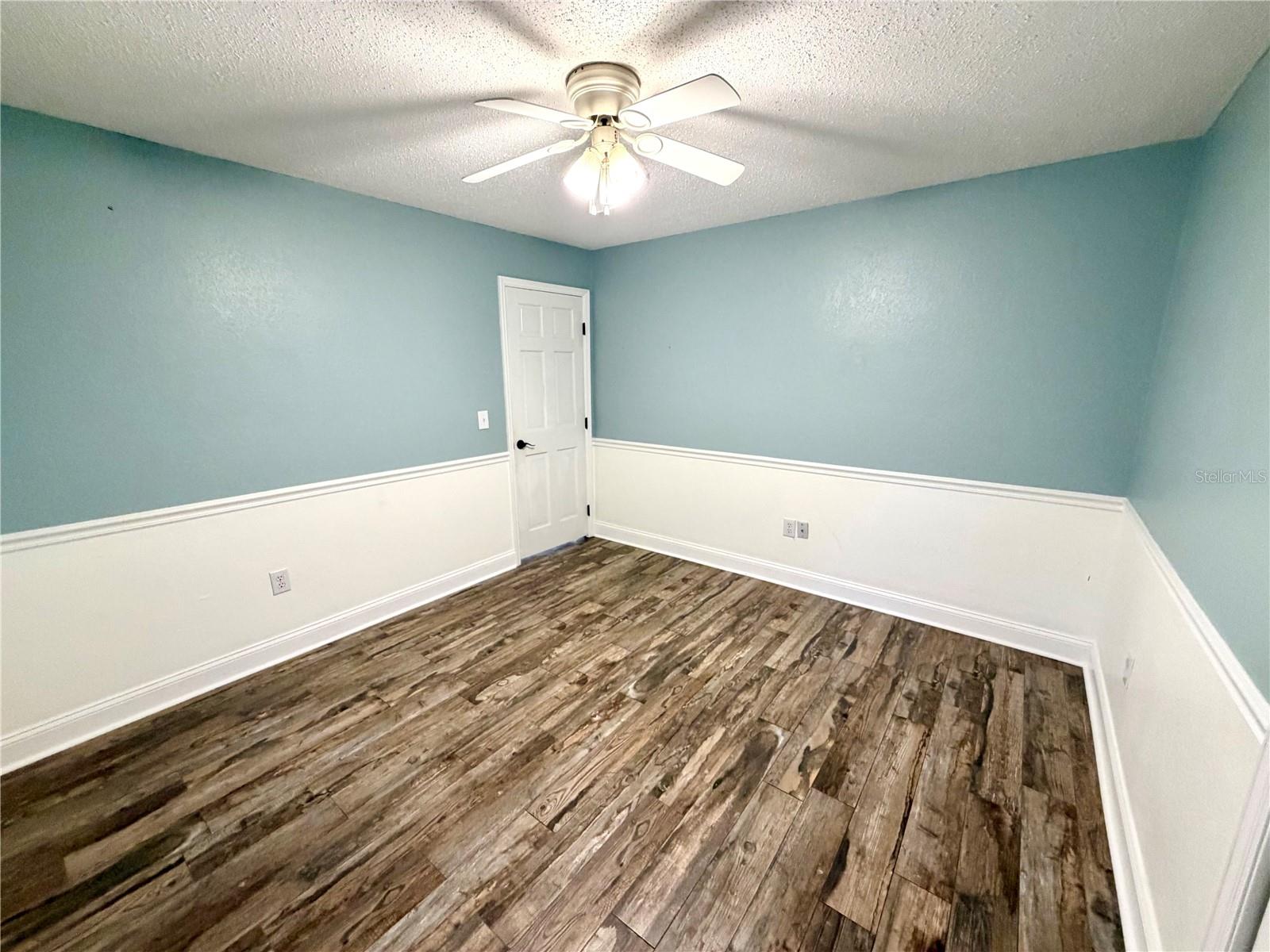 6322 Oak Sq E Property Photo 63