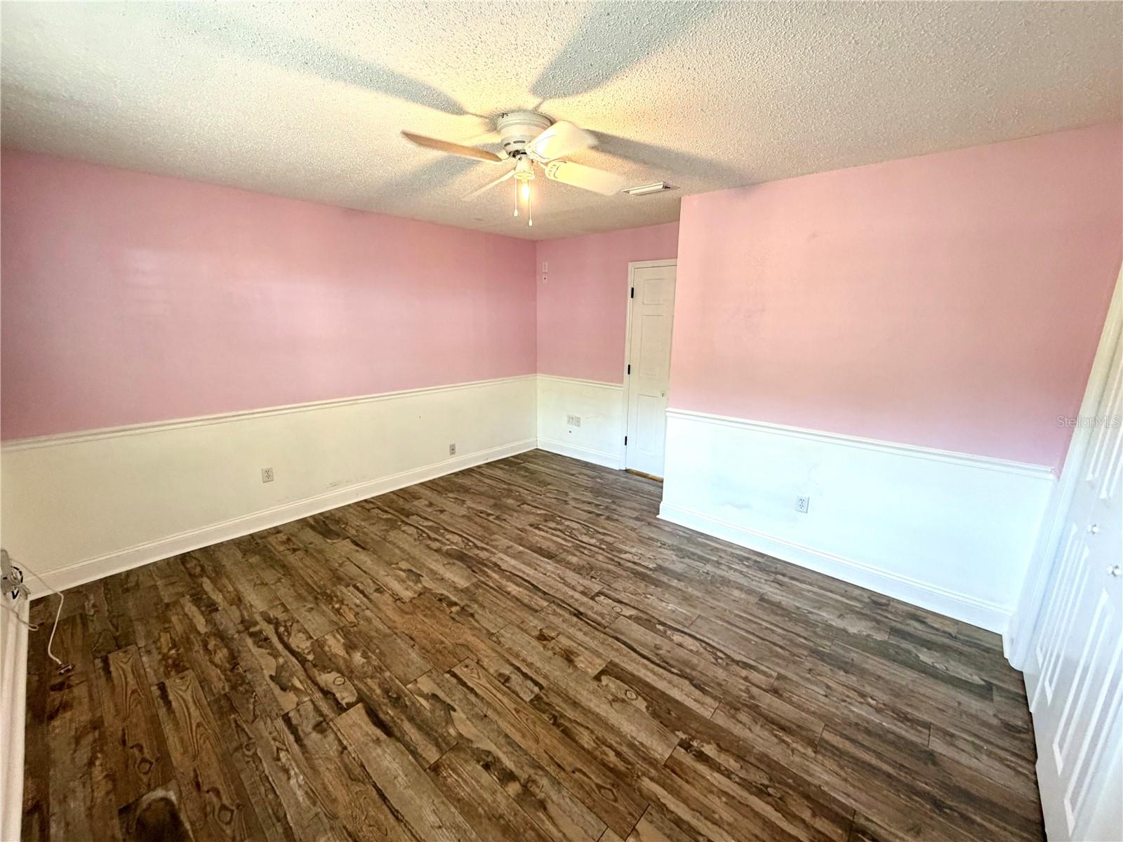 6322 Oak Sq E Property Photo 67