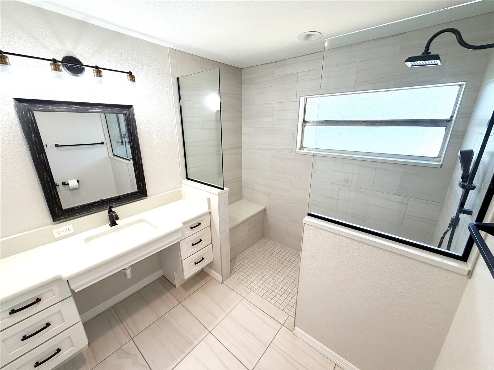 6322 Oak Sq E Property Photo 70