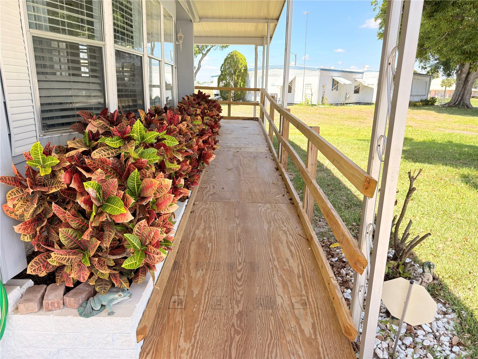 2202 Bahama Rd W Property Photo 2