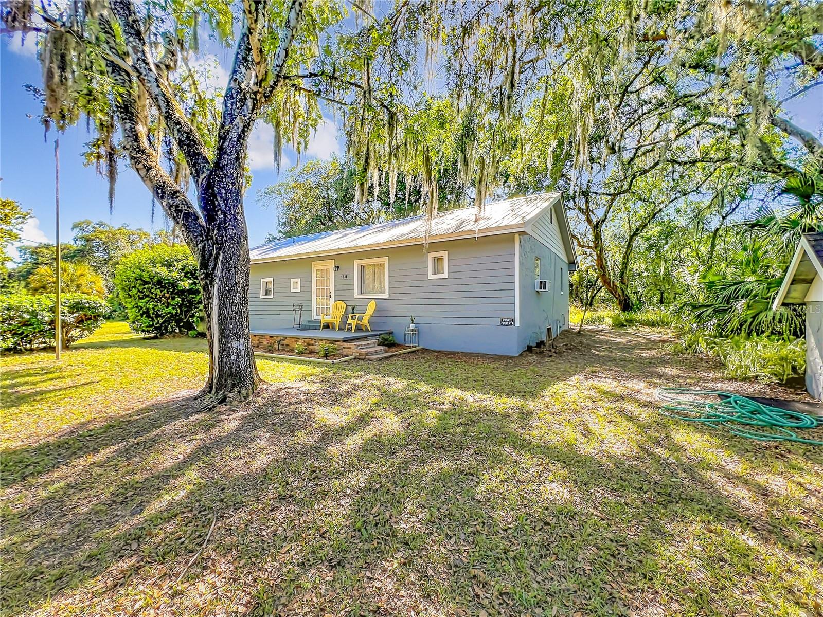 1338 Saint Nicholas Ave Property Photo 5