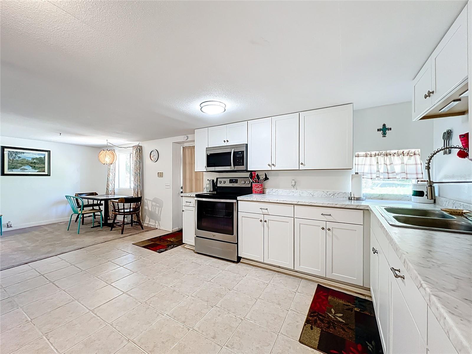 1338 Saint Nicholas Ave Property Photo 10