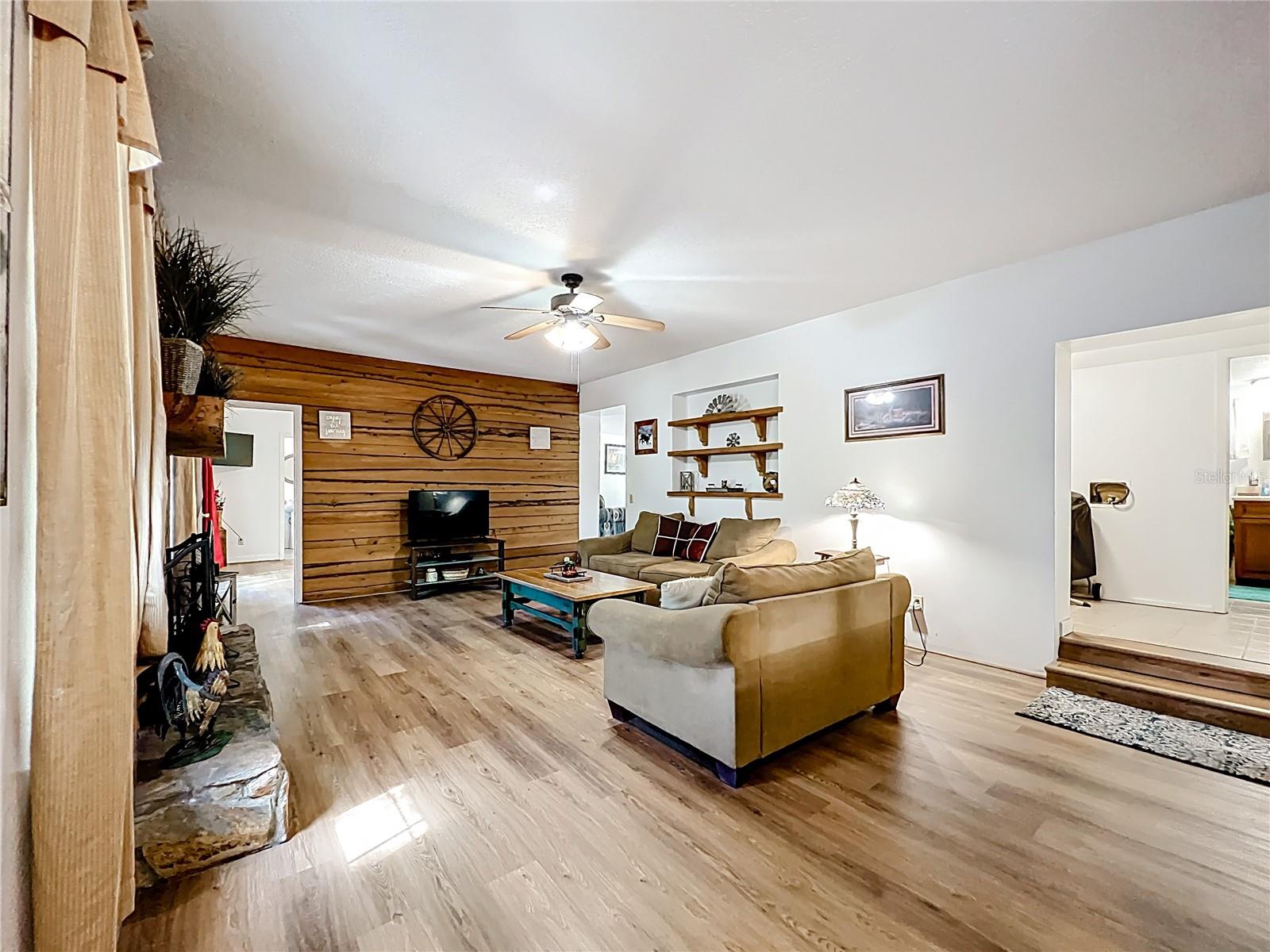 1338 Saint Nicholas Ave Property Photo 18