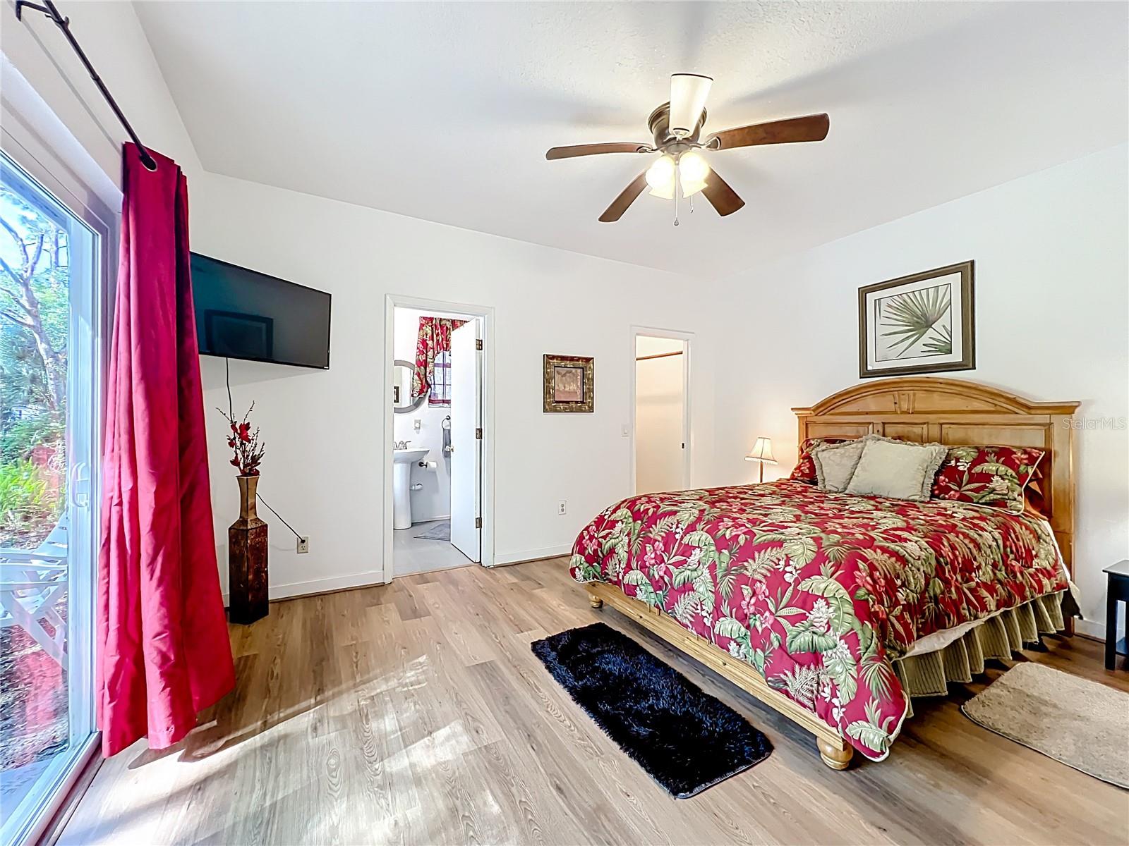 1338 Saint Nicholas Ave Property Photo 25