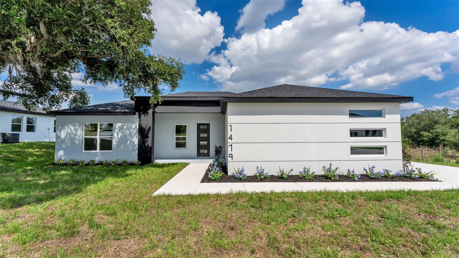 1479 Holly Hill Rd Property Photo 1