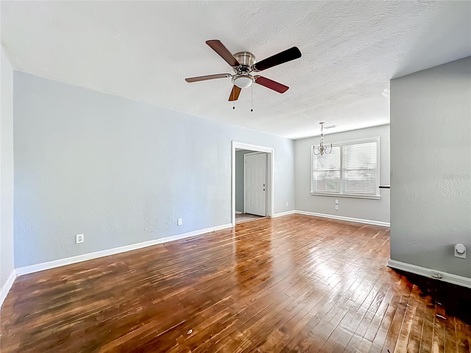 3323 Post St Property Photo 3