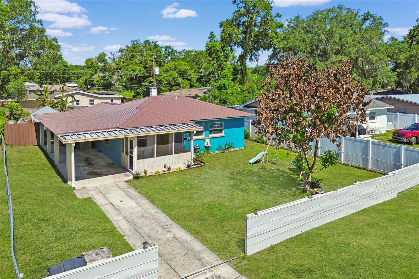 1038 Canal Dr W Property Photo 1