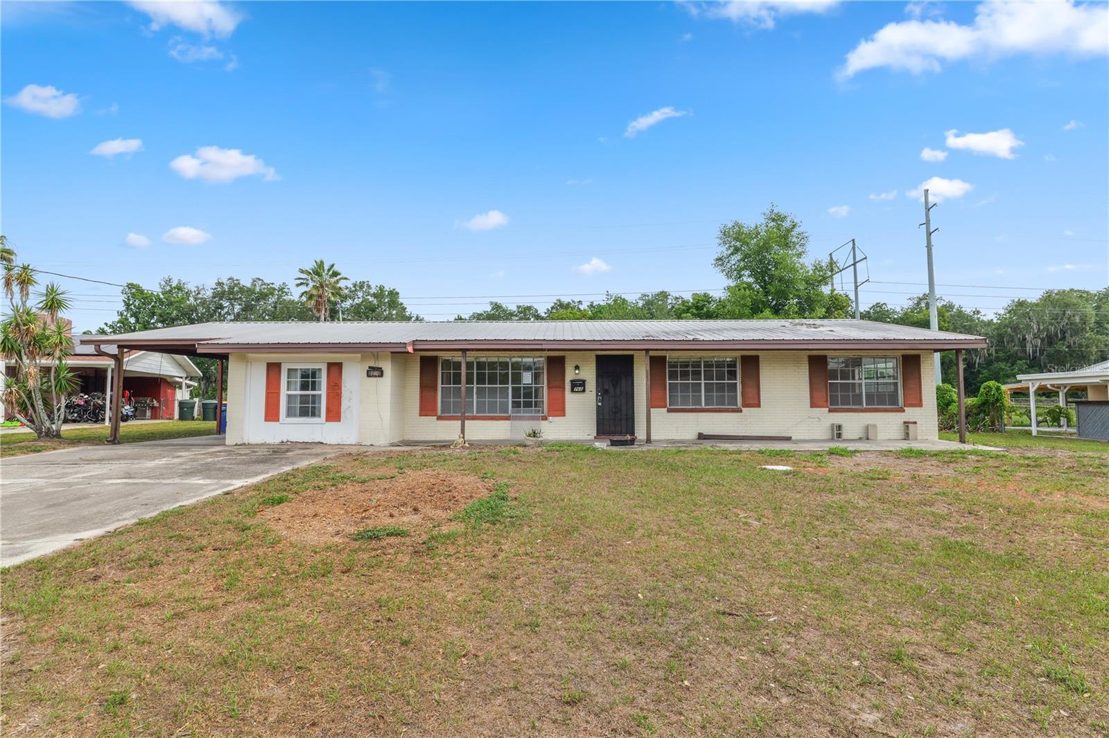 760 Manor Dr Property Photo 1