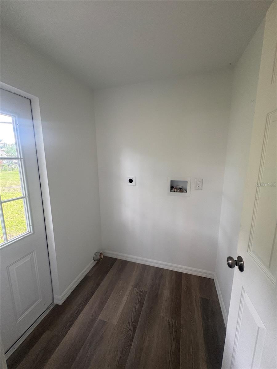 3923 Ward Rd Property Photo 14