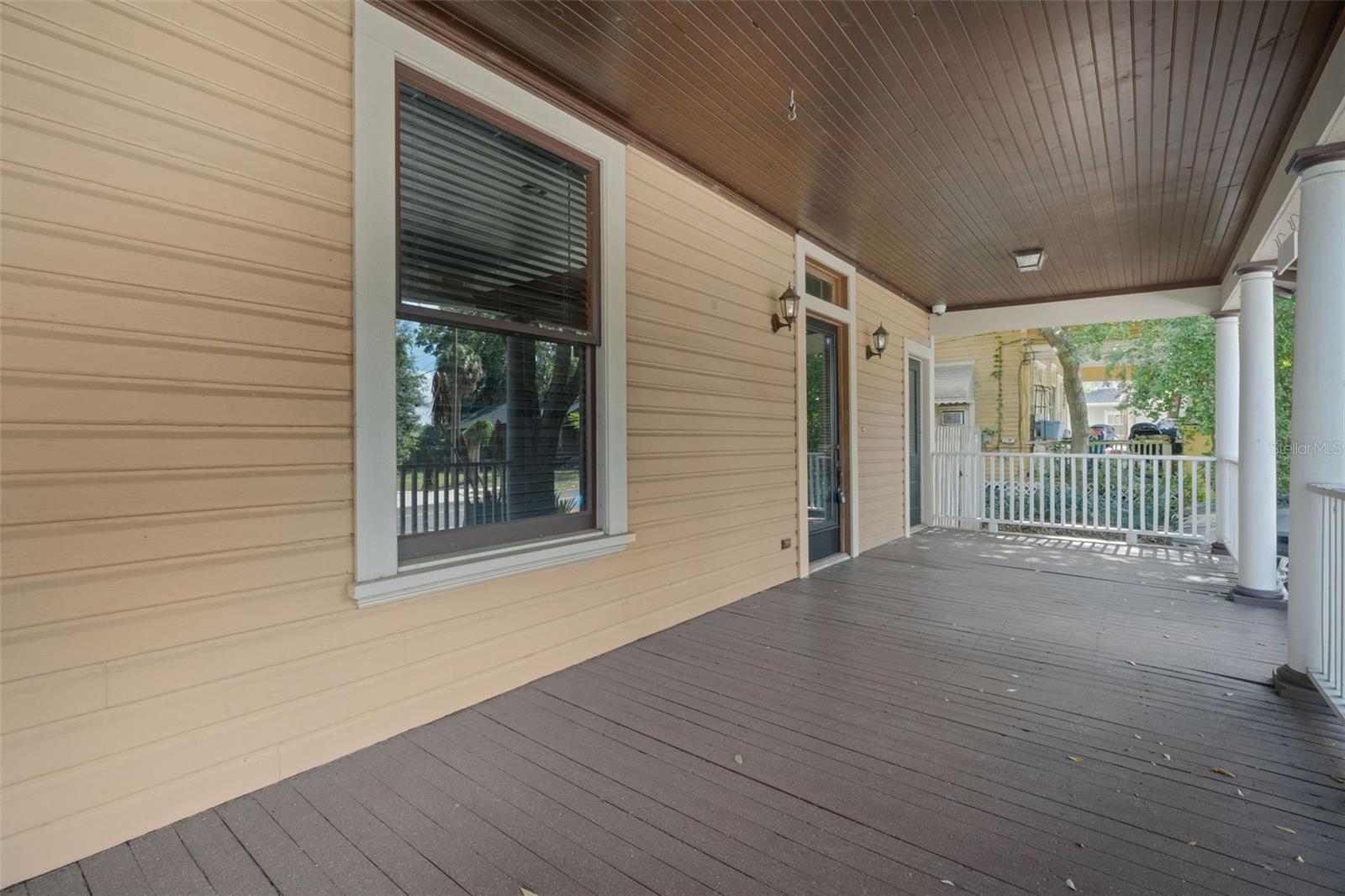 716 E Lime St Property Photo 21