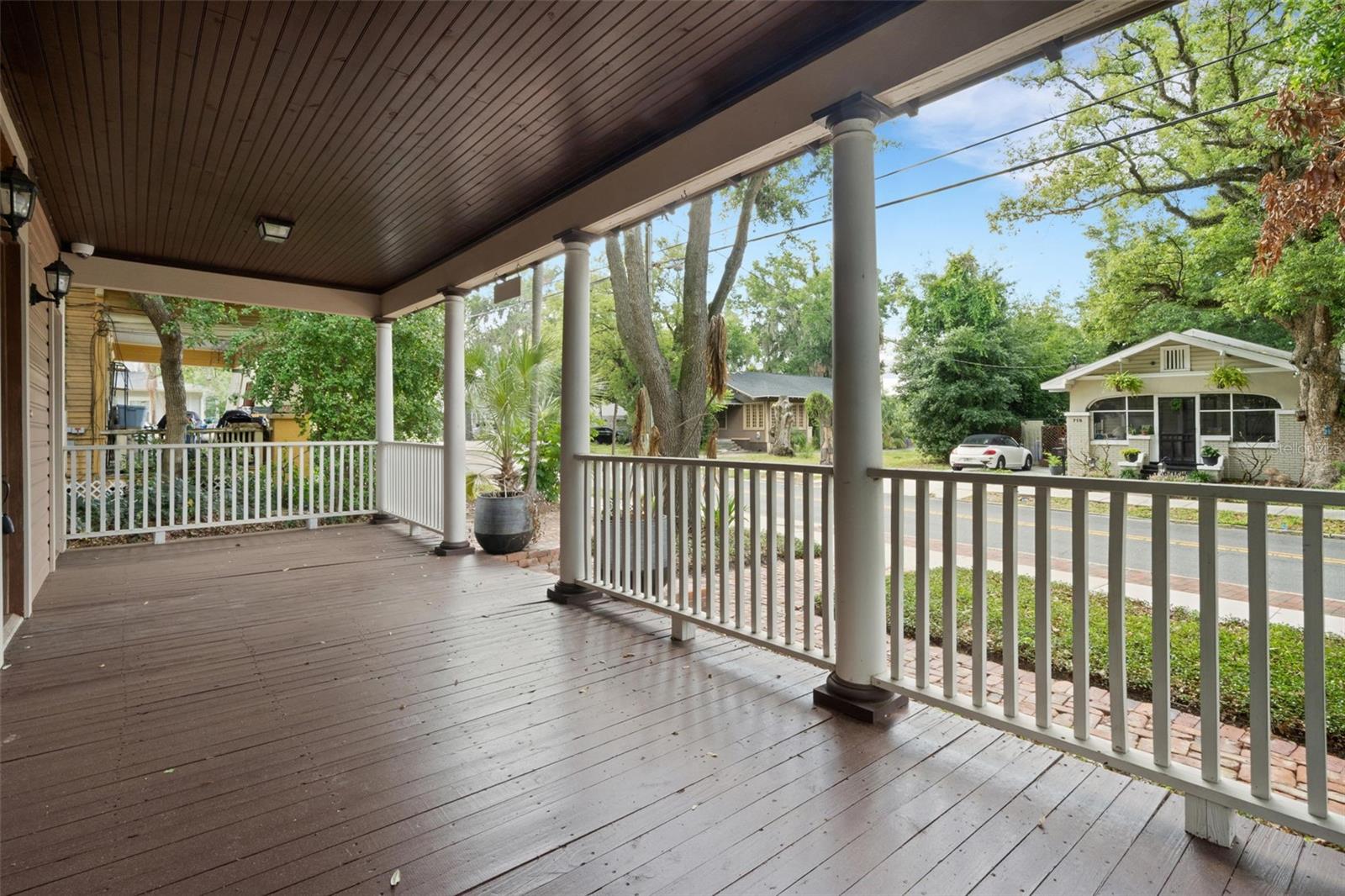 716 E Lime St Property Photo 25
