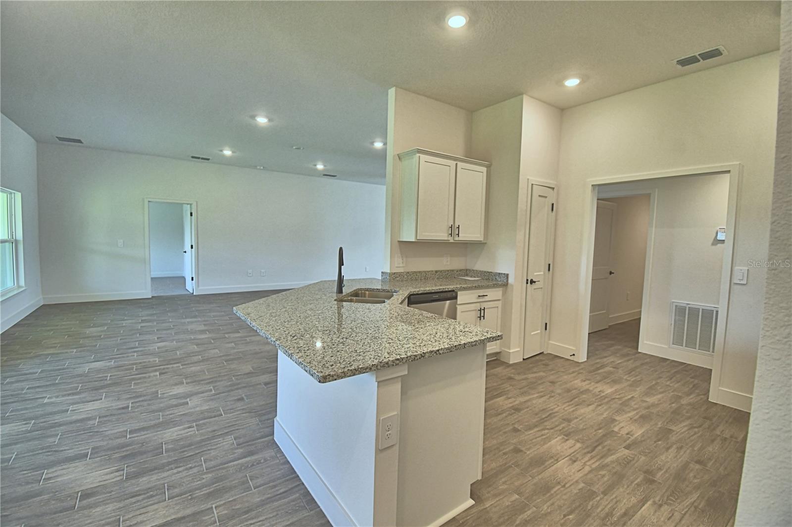 5421 Waterside Dr Property Photo 17