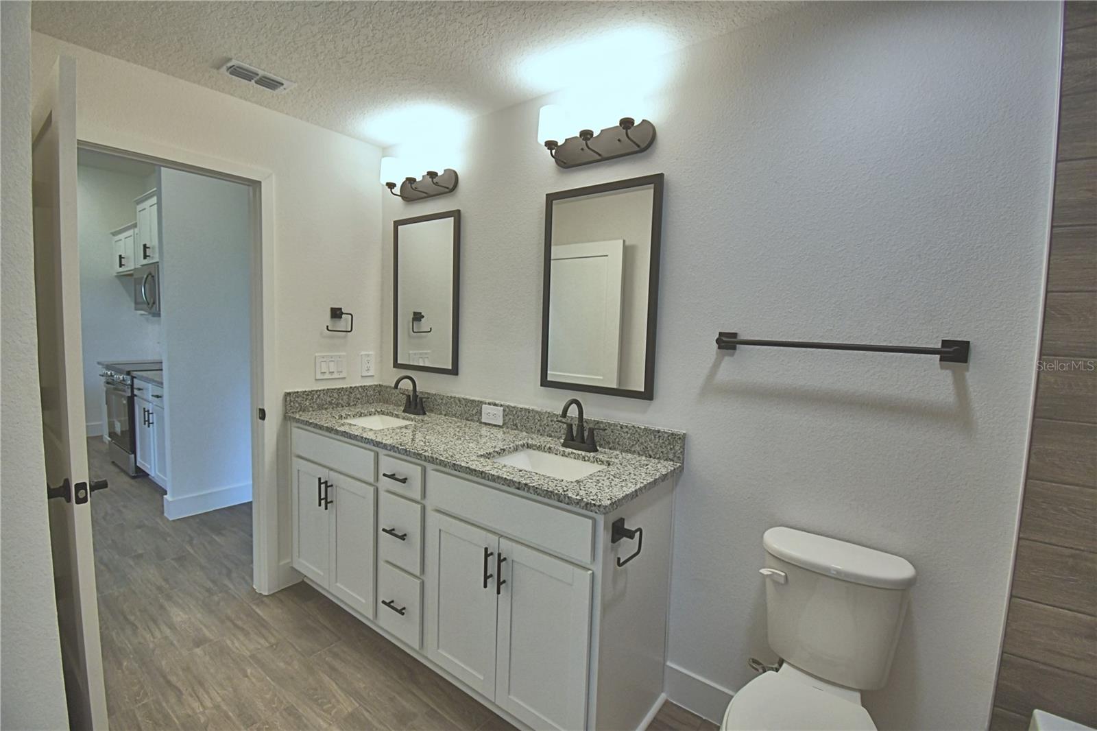5421 Waterside Dr Property Photo 31