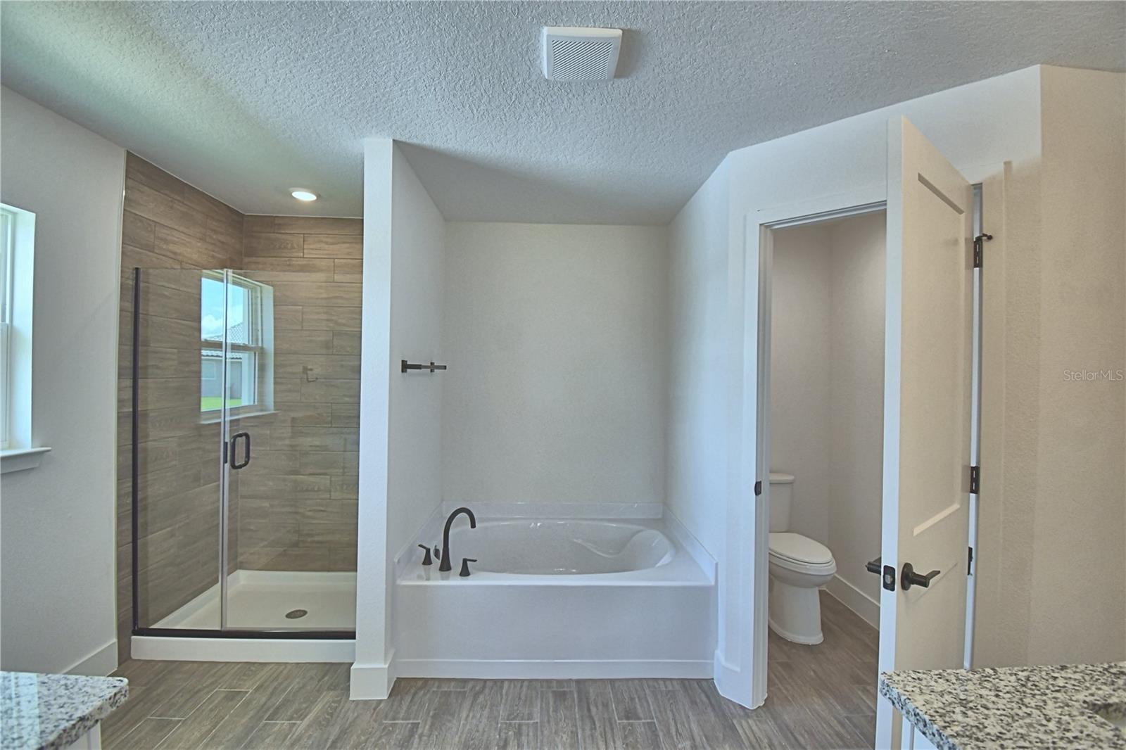 5421 Waterside Dr Property Photo 42