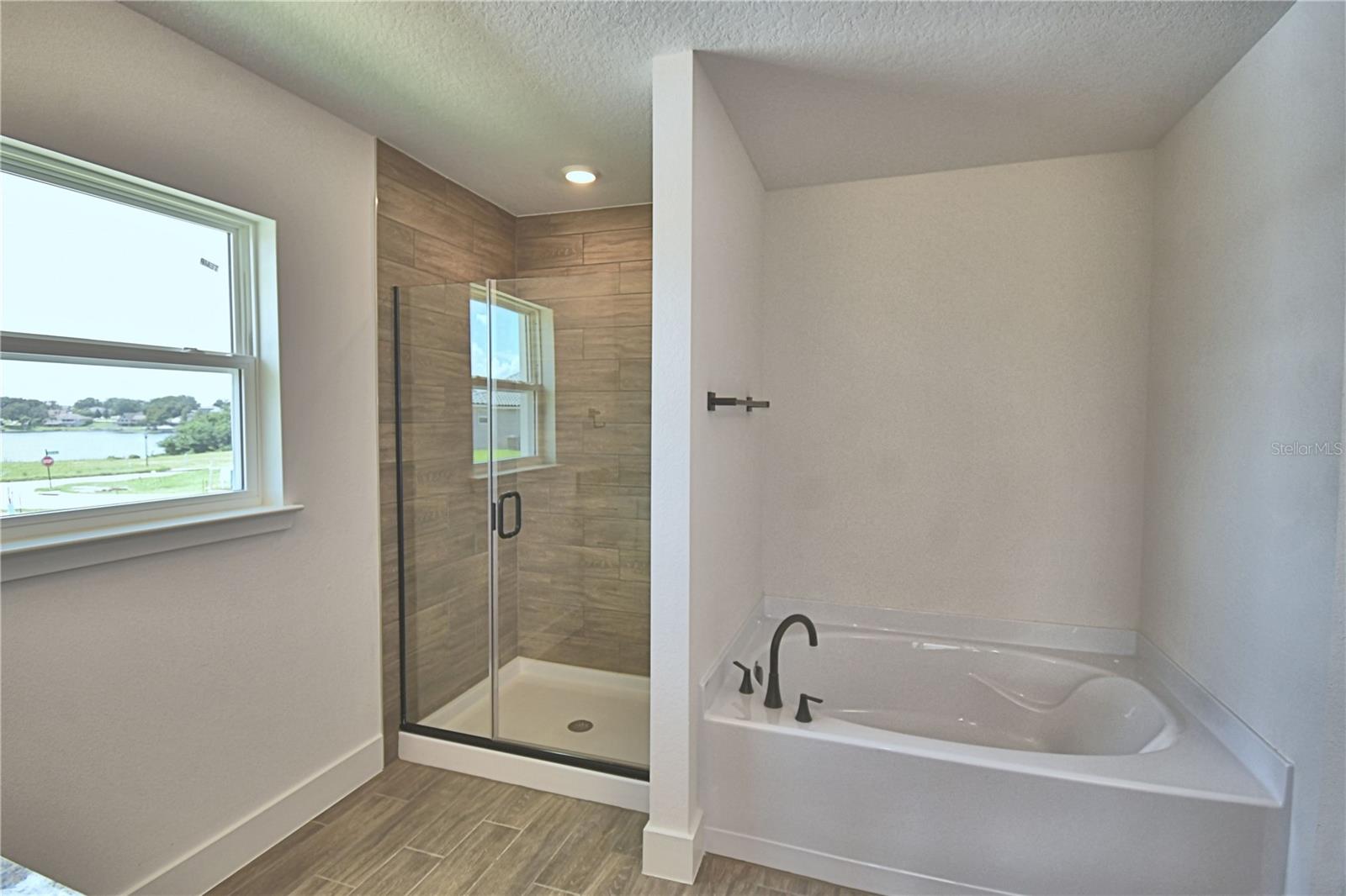 5421 Waterside Dr Property Photo 44
