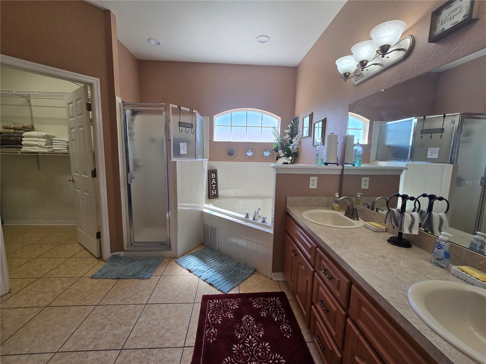 219 Cloverdale Rd Property Photo 25