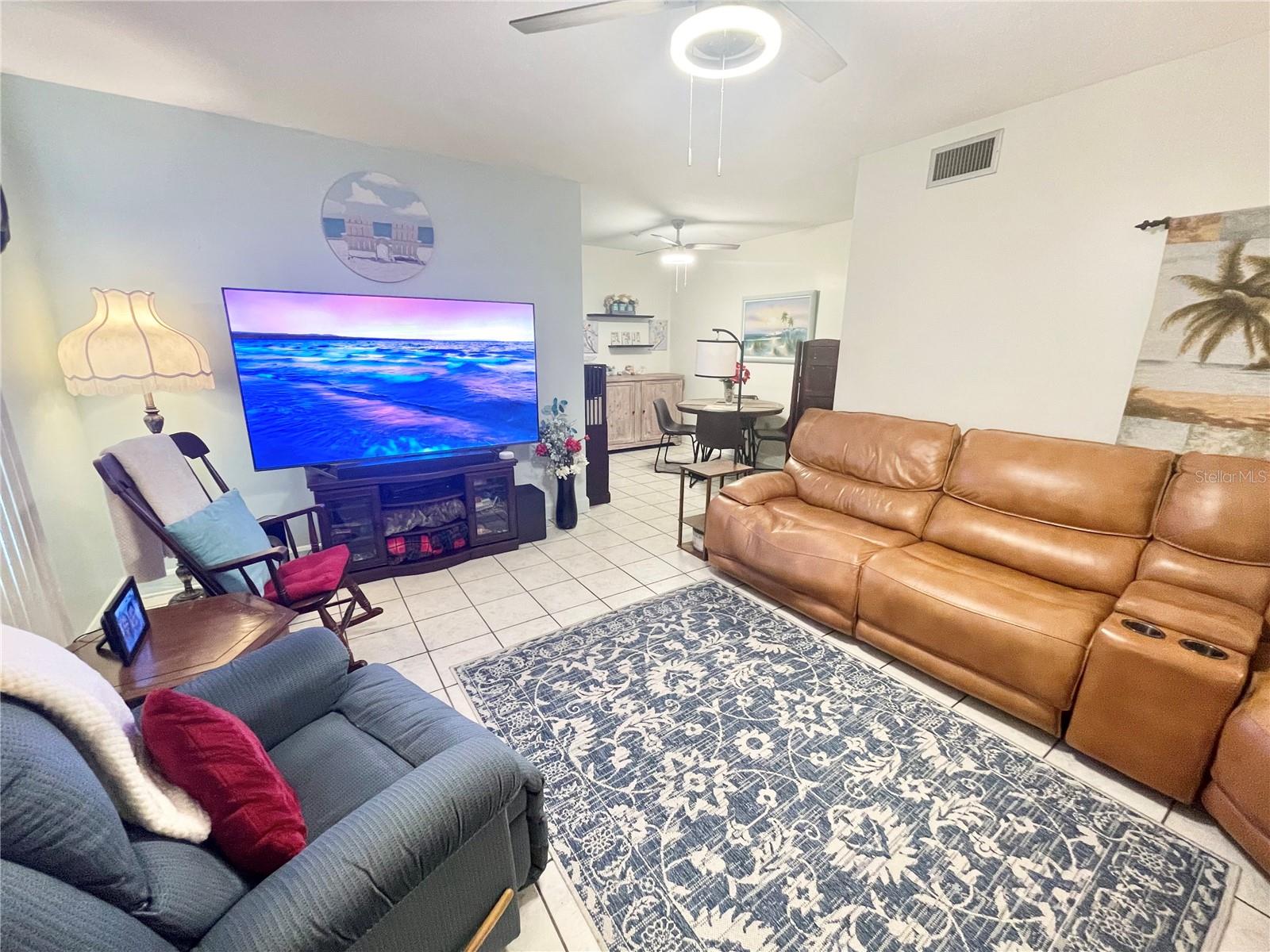 1600 W Lake Parker Dr #b4 Property Photo 5