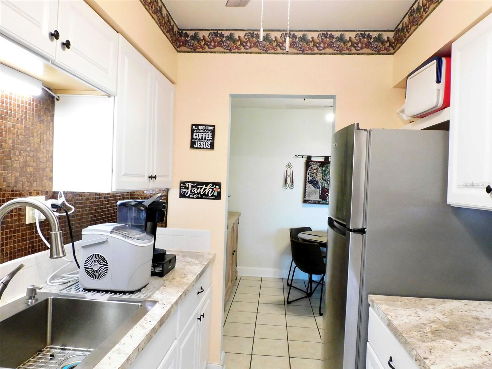 1600 W Lake Parker Dr #b4 Property Photo 9