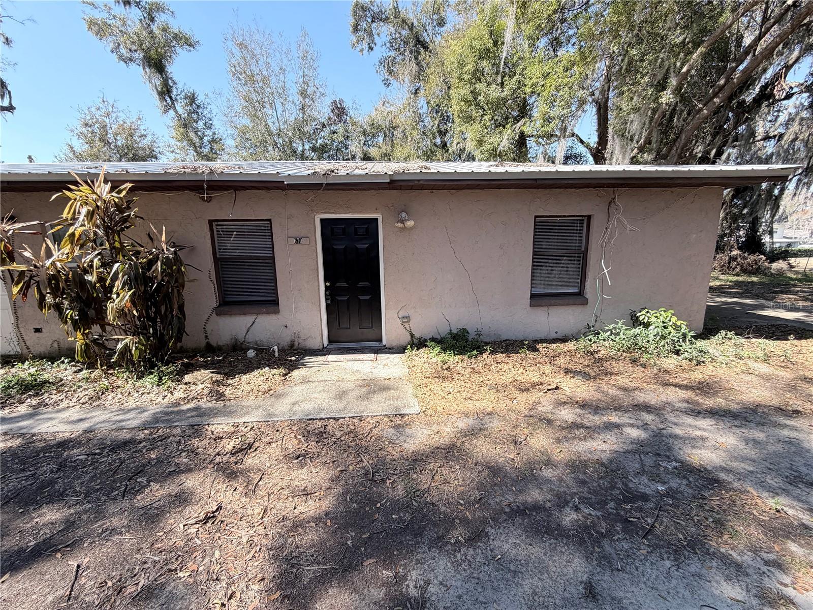 670 GARDEN ST Property Photo 1