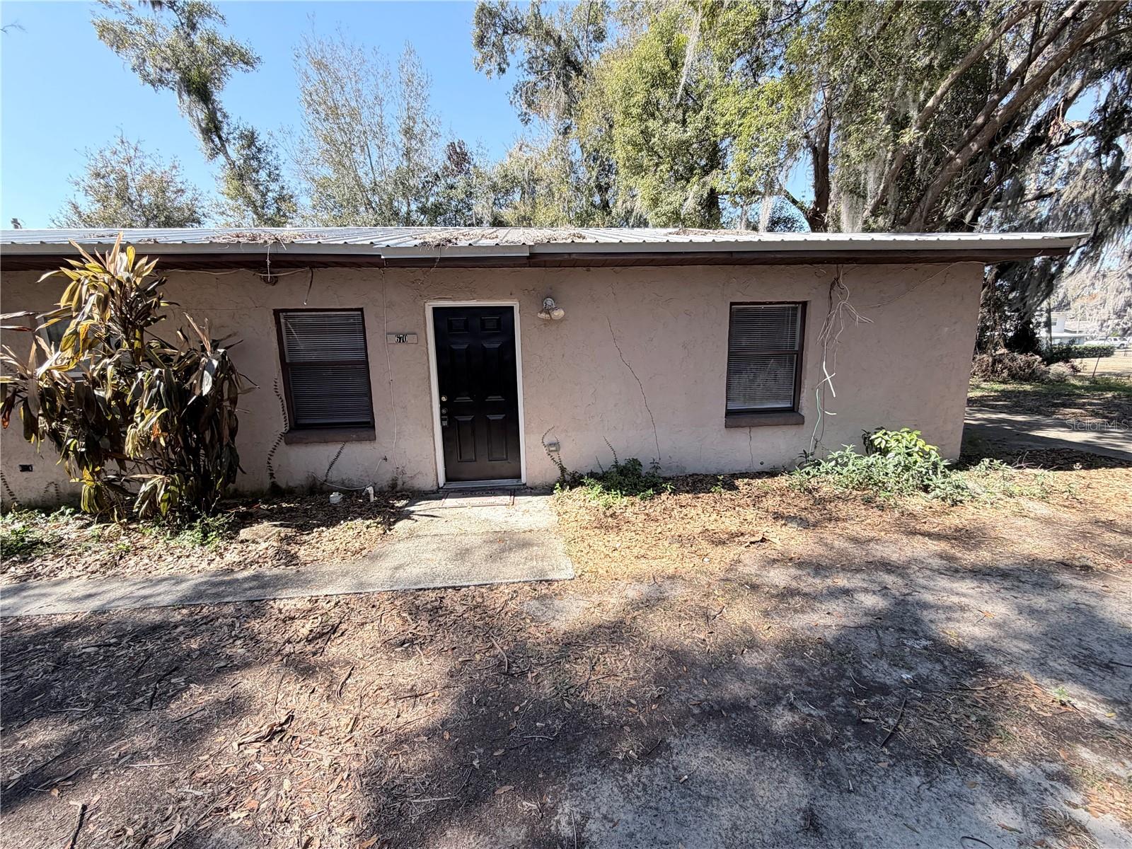670 Garden St Property Photo 2