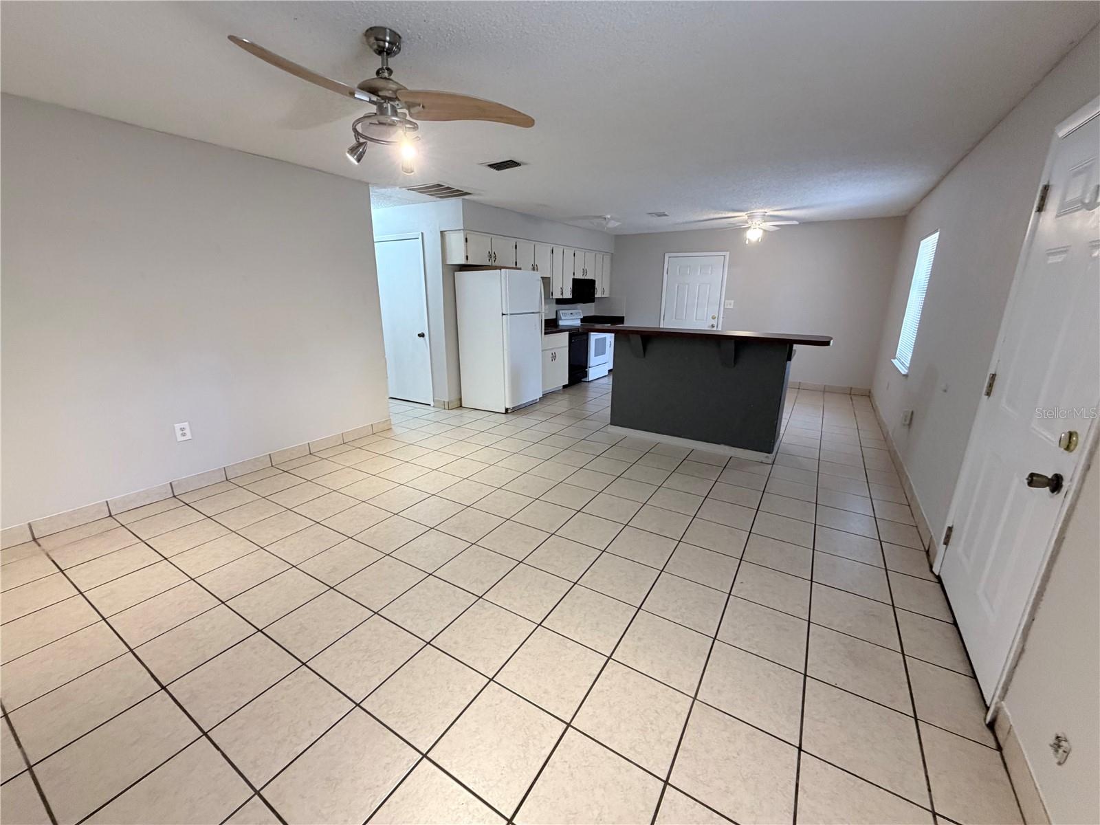 670 Garden St Property Photo 6