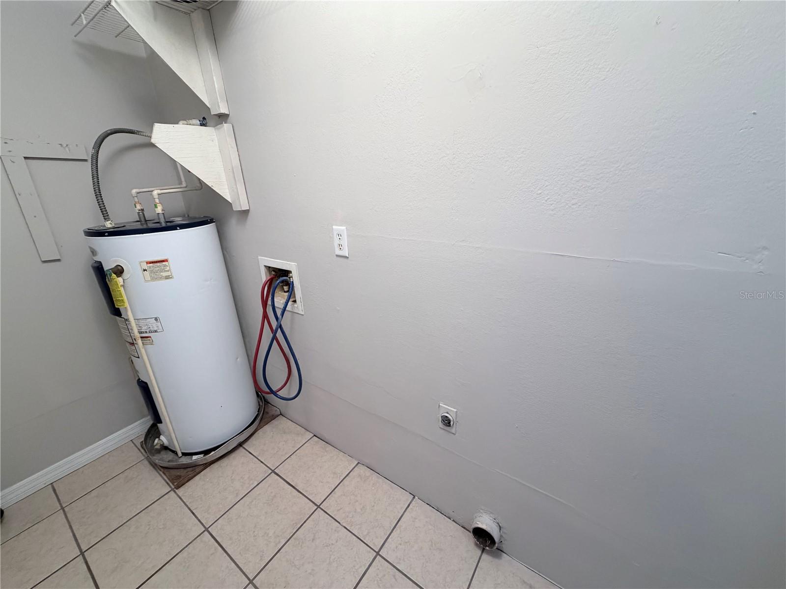 670 Garden St Property Photo 17