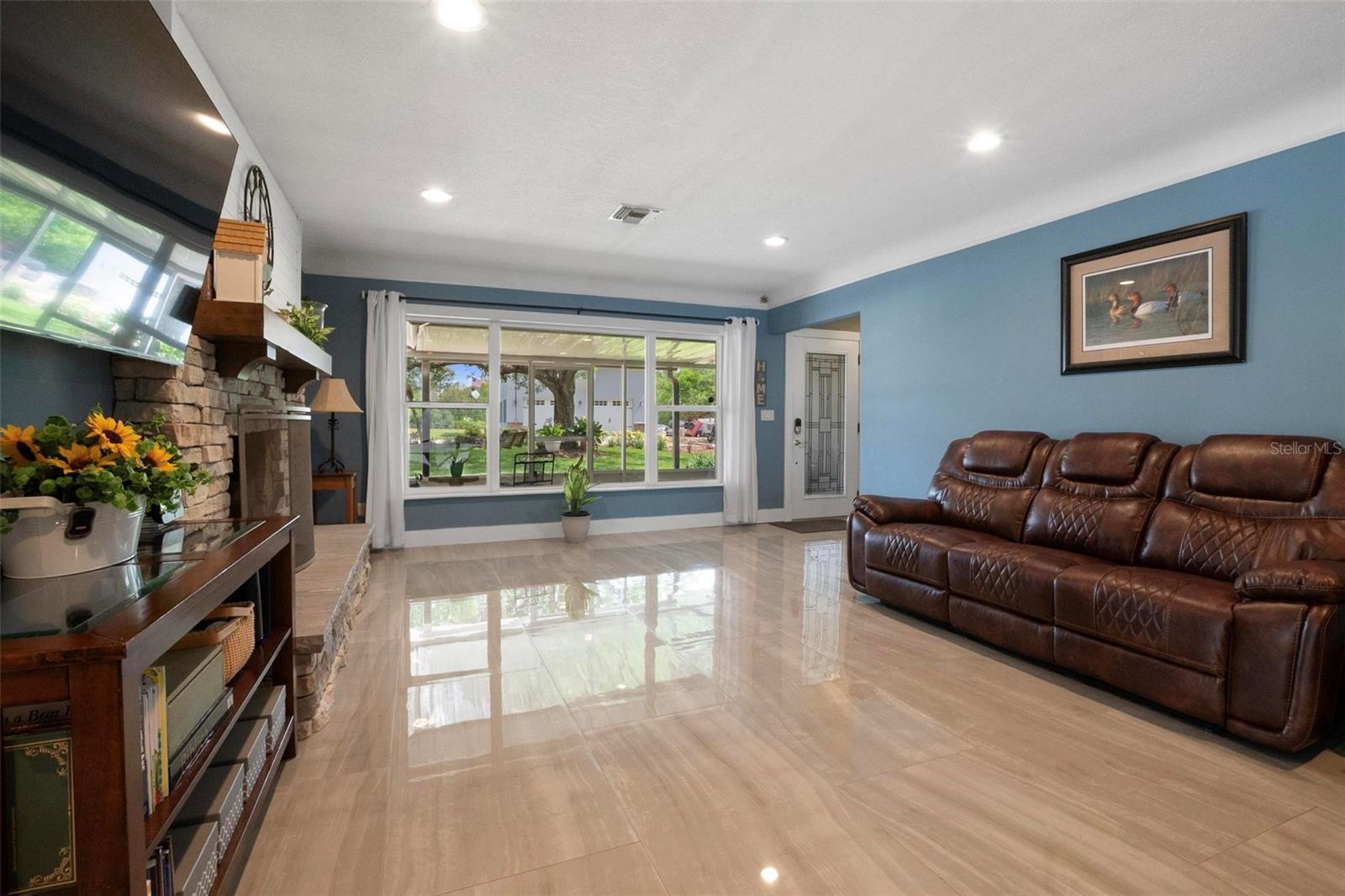 250 Brigham Rd Nw Property Photo 8