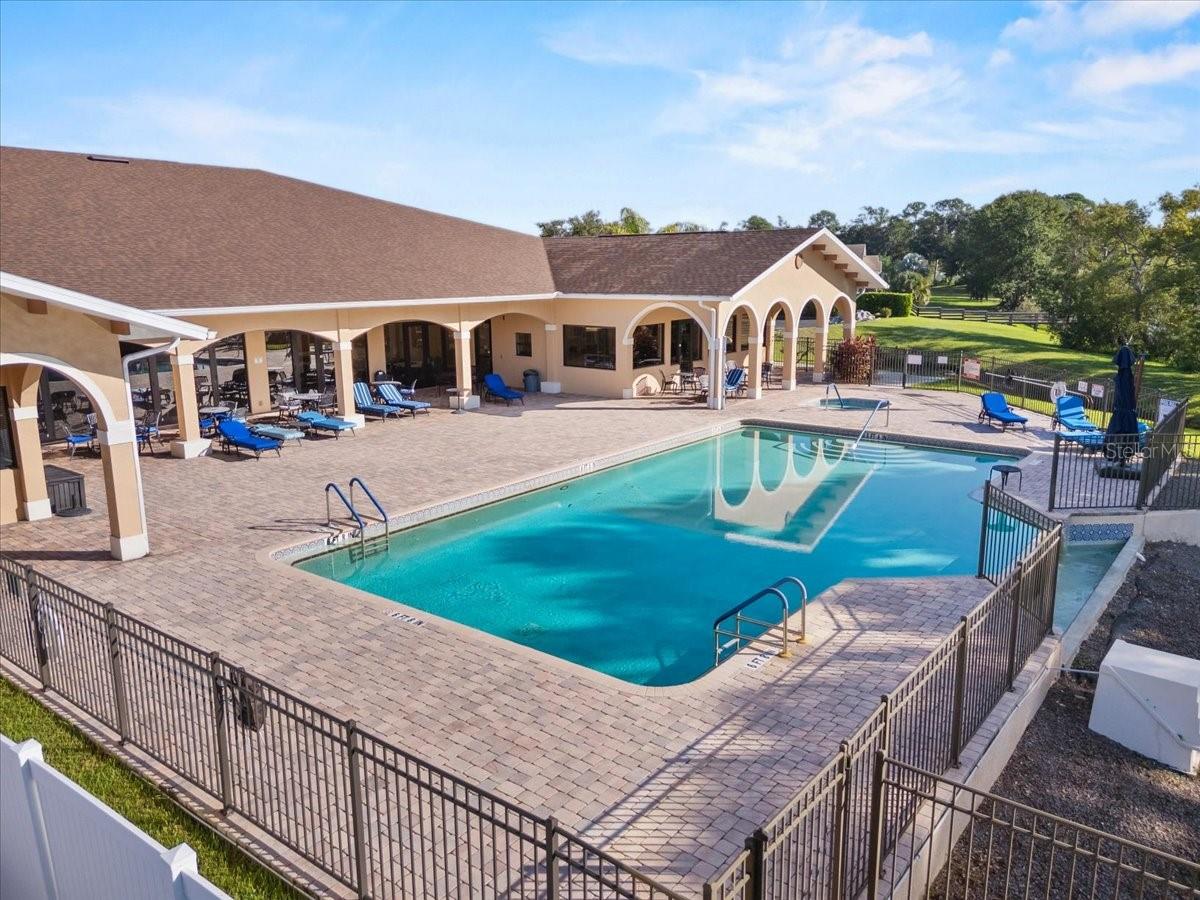 368 Motorcoach Dr S Property Photo 11