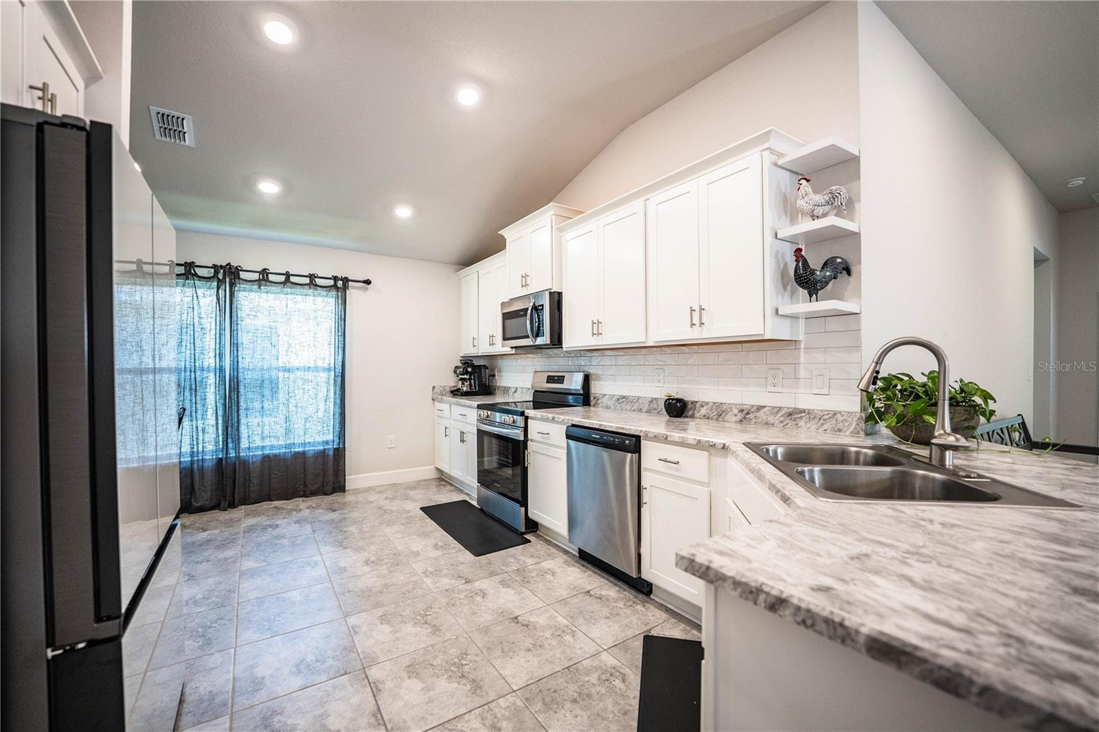 292 Krenson Bay Loop Property Photo 15