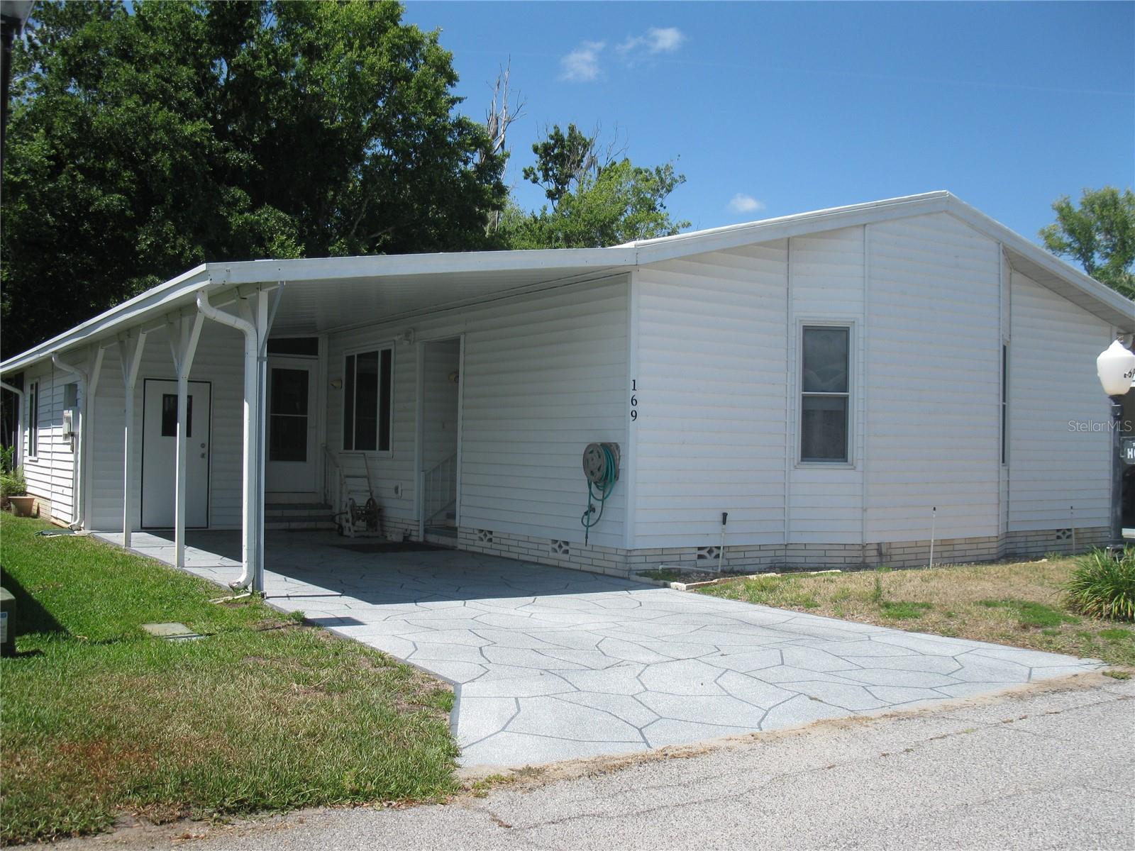 169 Dartmouth Dr Property Photo 1