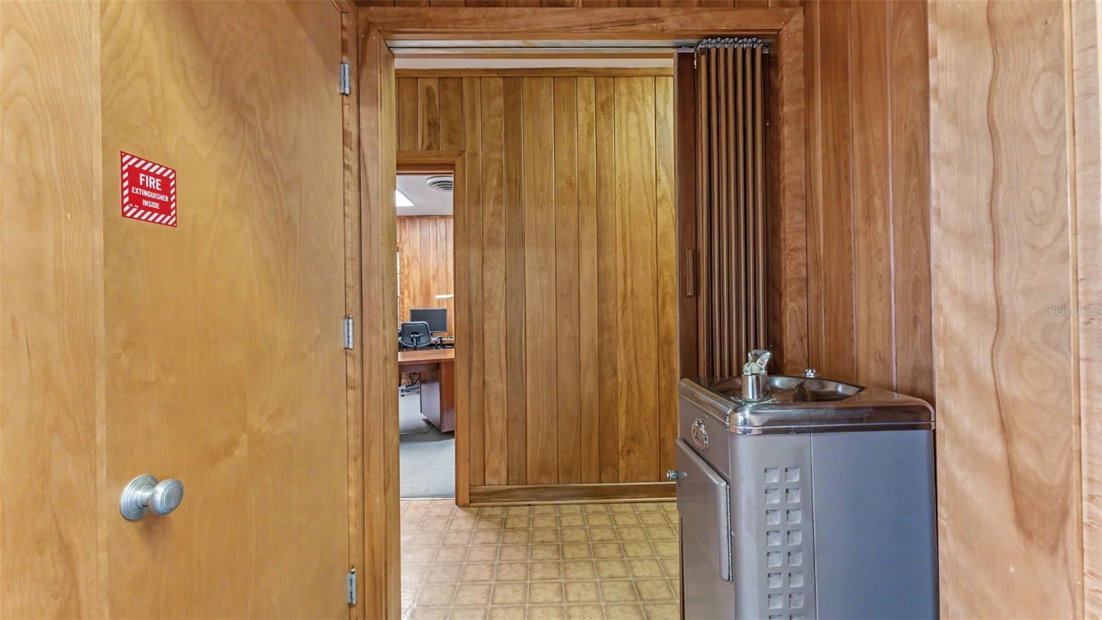 510 E Parker St Property Photo 18