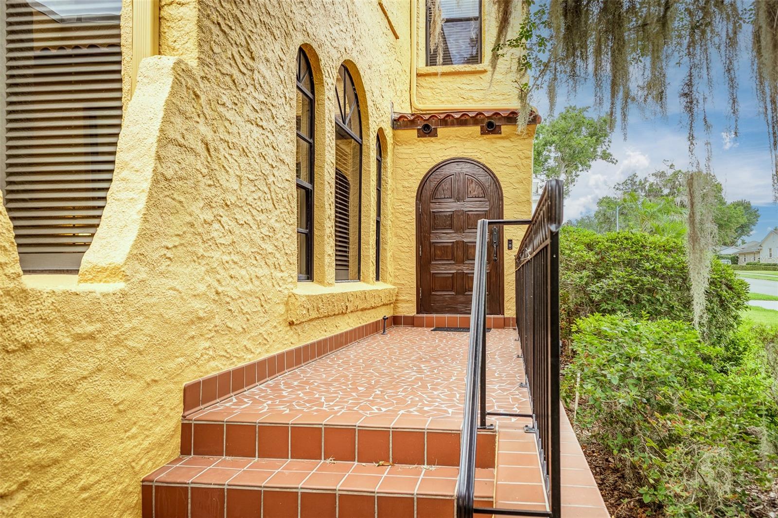 327 Miramar Rd Property Photo 5