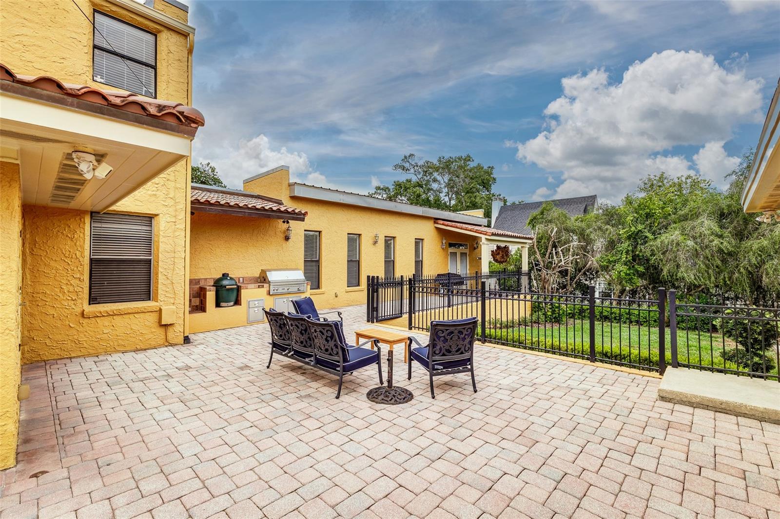 327 Miramar Rd Property Photo 36