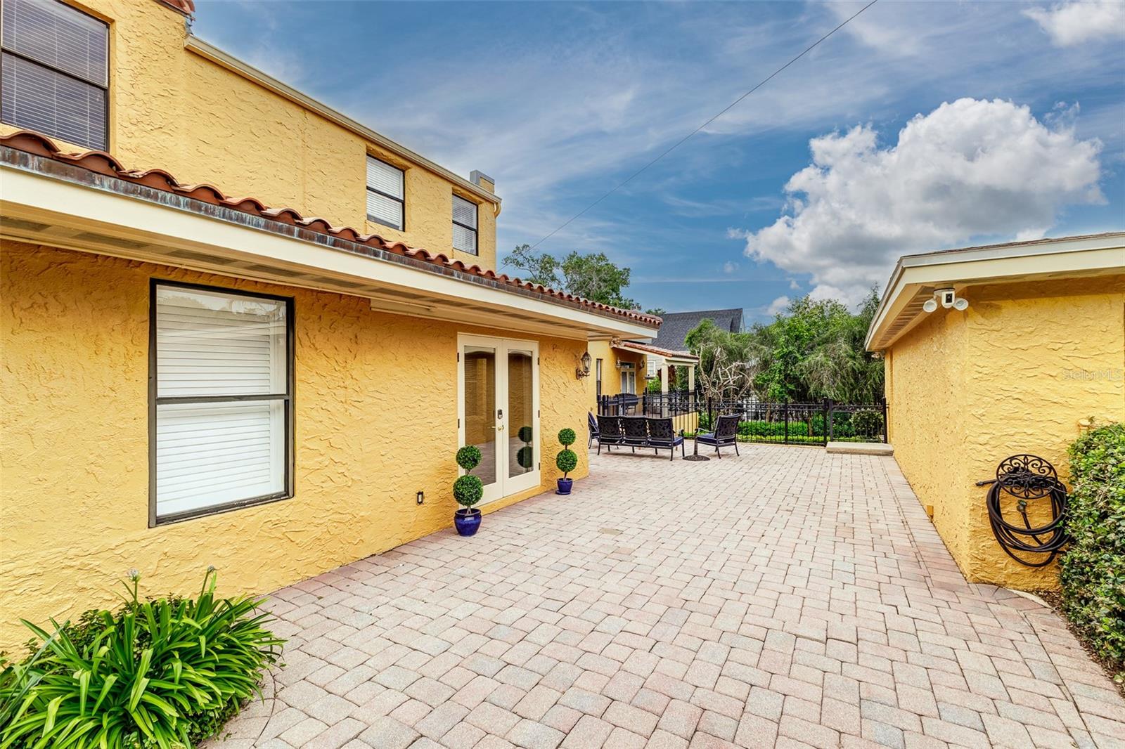 327 Miramar Rd Property Photo 40