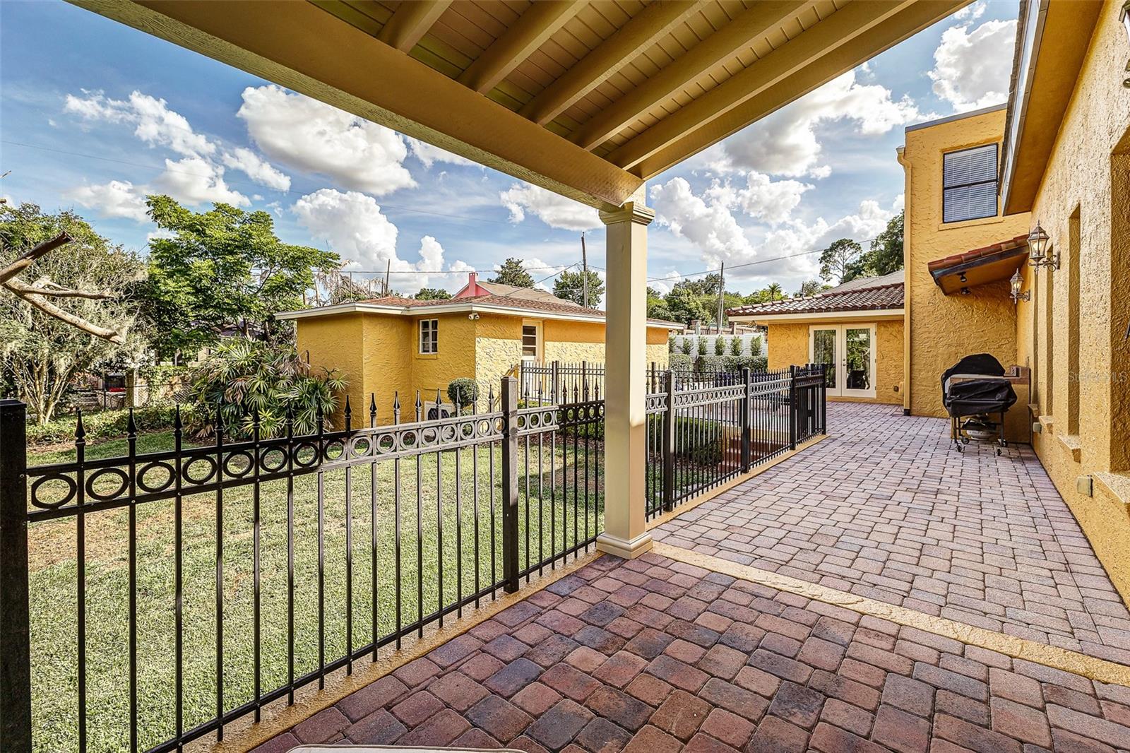 327 Miramar Rd Property Photo 42