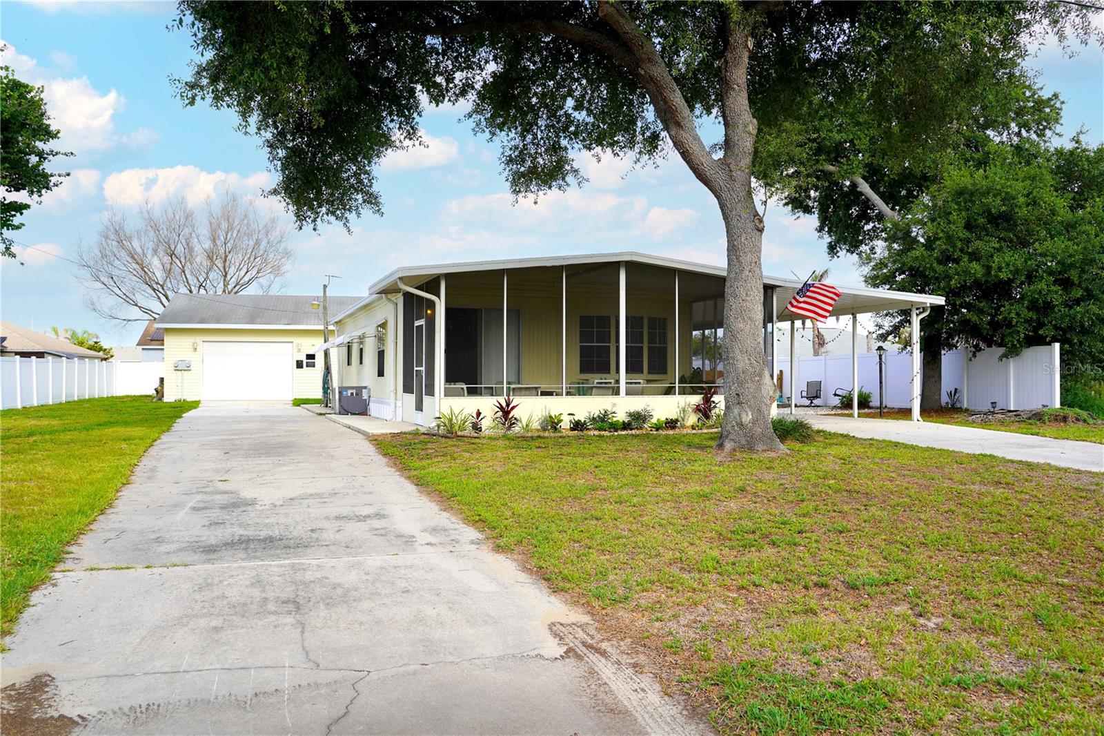 5747 Lake Fox Dr E Property Photo 2