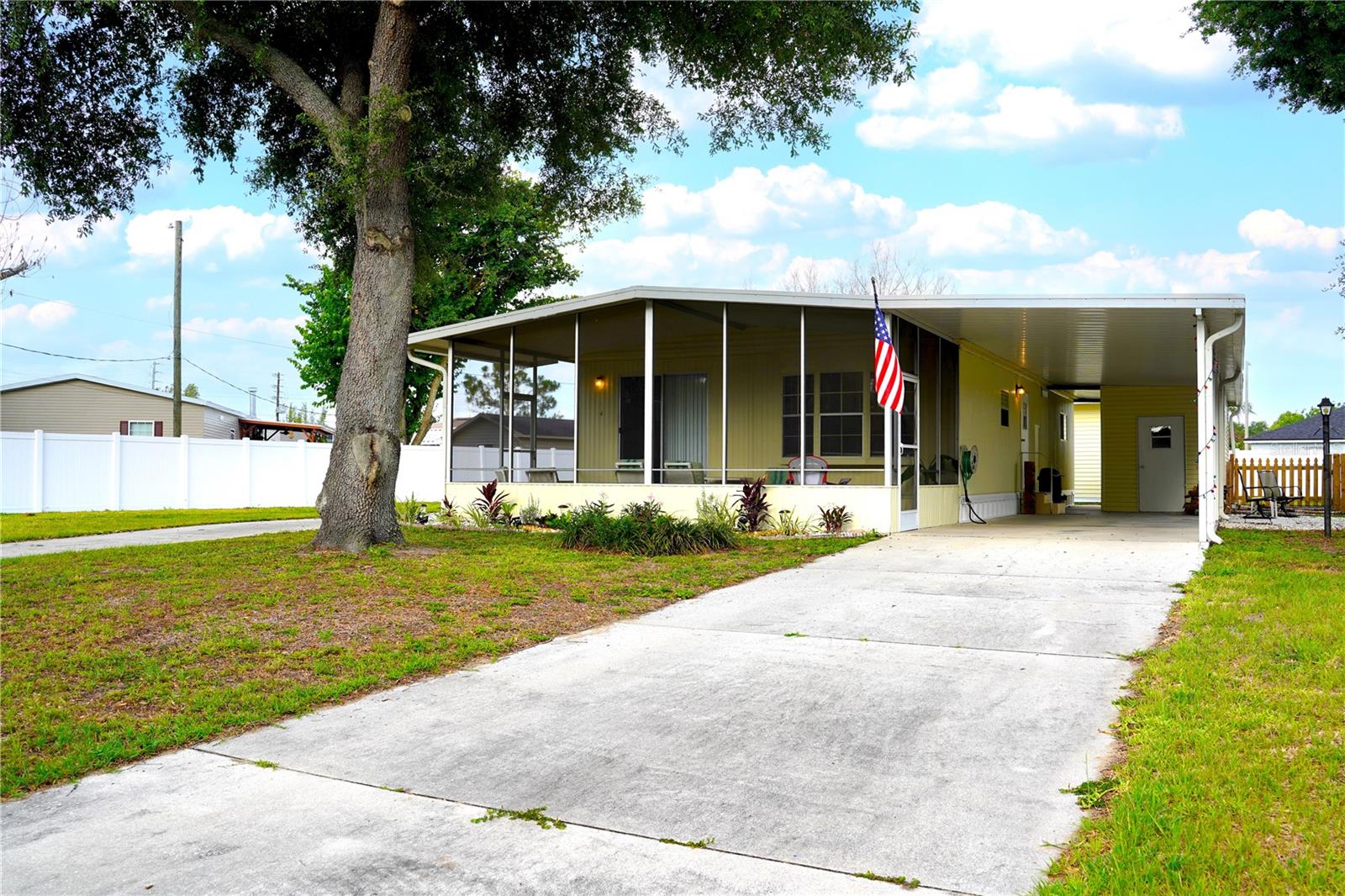 5747 Lake Fox Dr E Property Photo 3