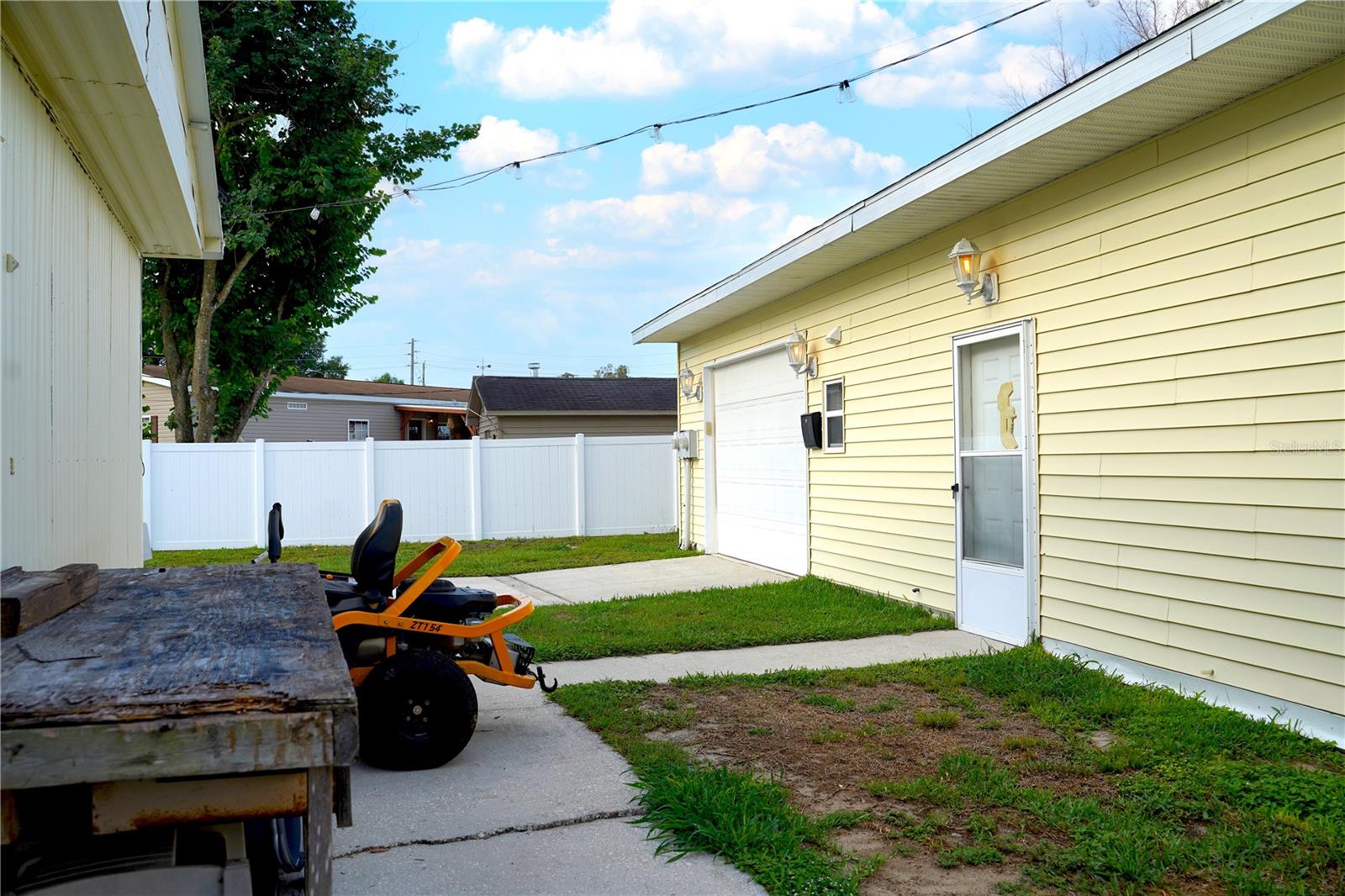 5747 Lake Fox Dr E Property Photo 53