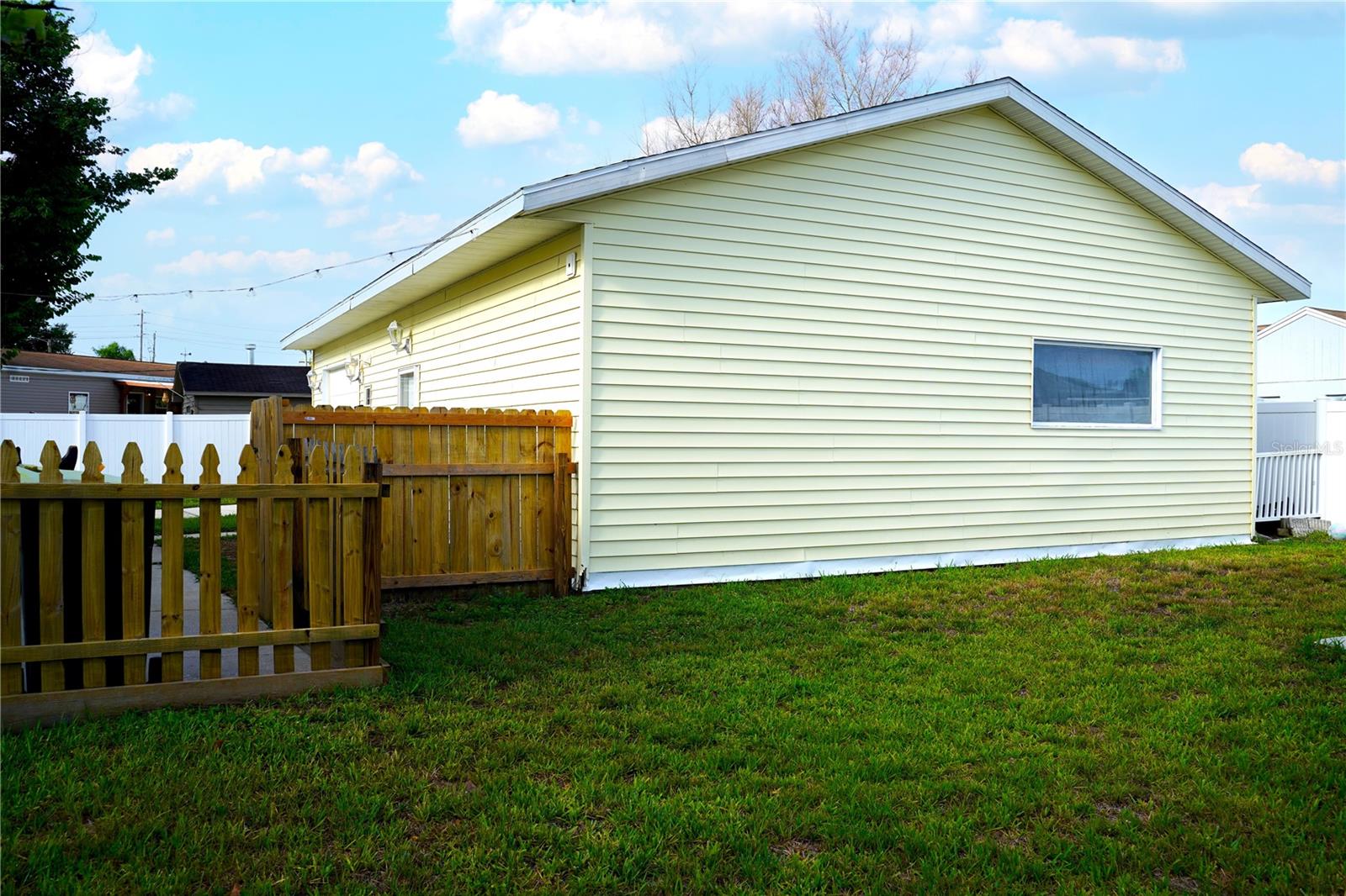 5747 Lake Fox Dr E Property Photo 55