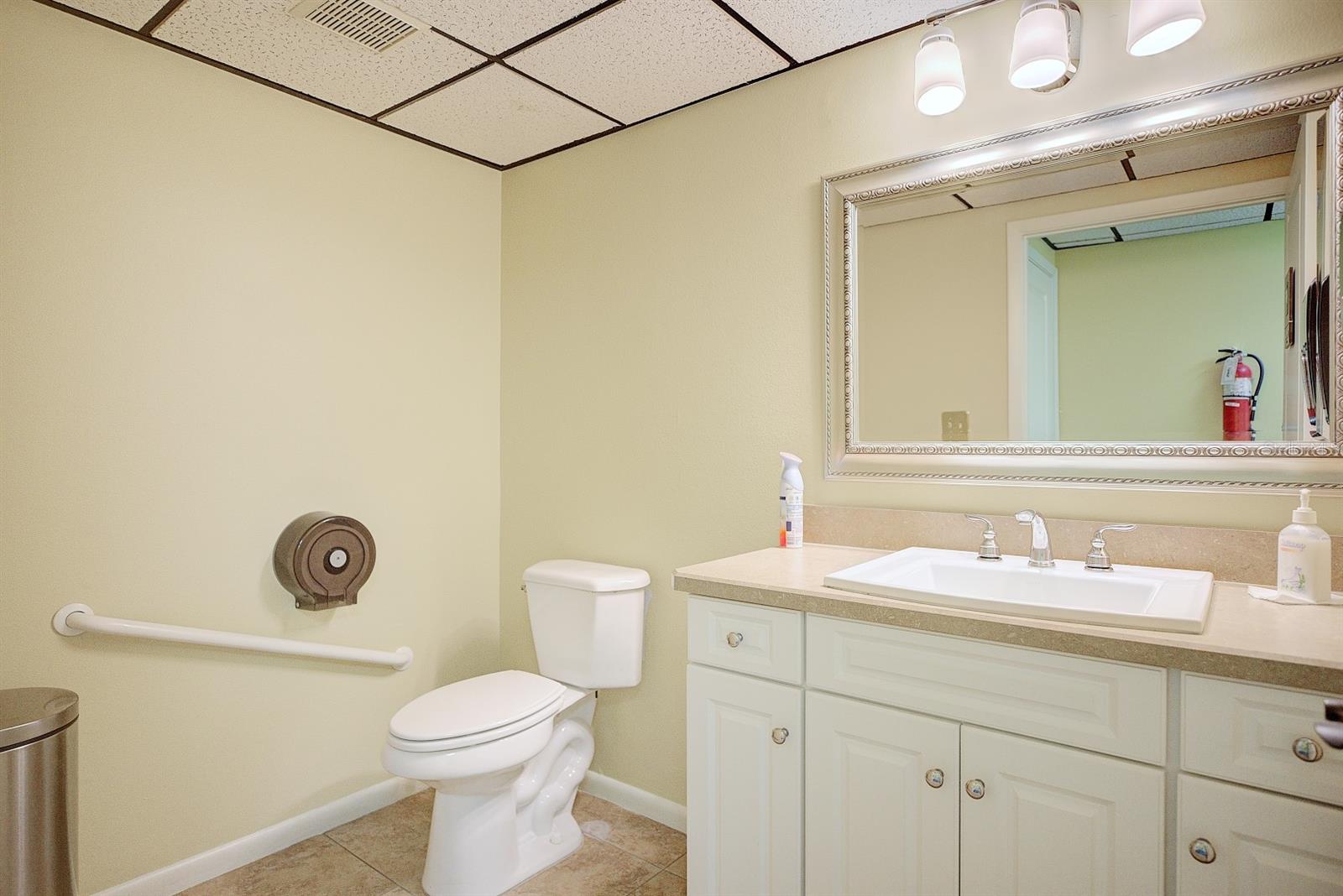 4927 Southfork Dr Property Photo 24