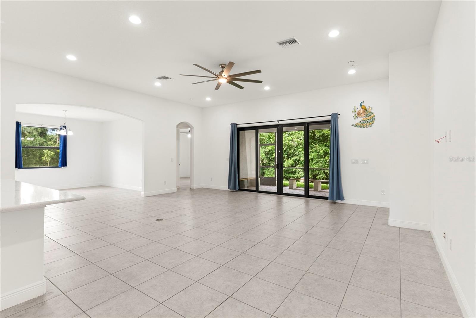 3918 Gaviota Dr Property Photo 6