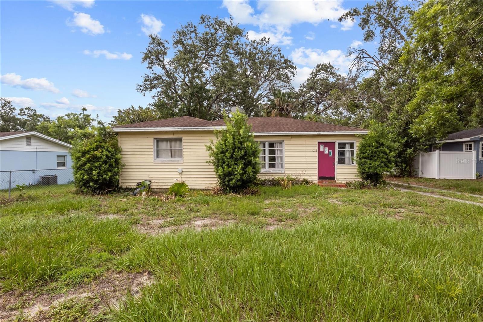 1022 W Marjorie St Property Photo 1