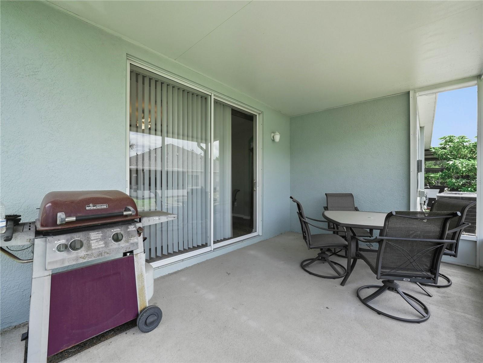 6936 Surrey Oak Dr Property Photo 21
