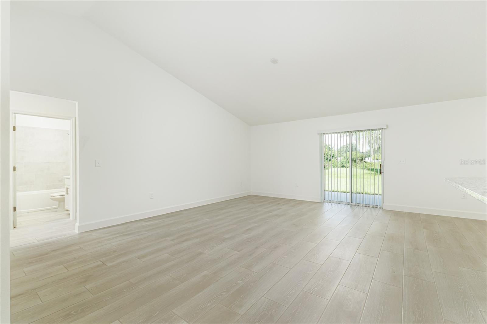 3036 Thornhill Rd Property Photo 2