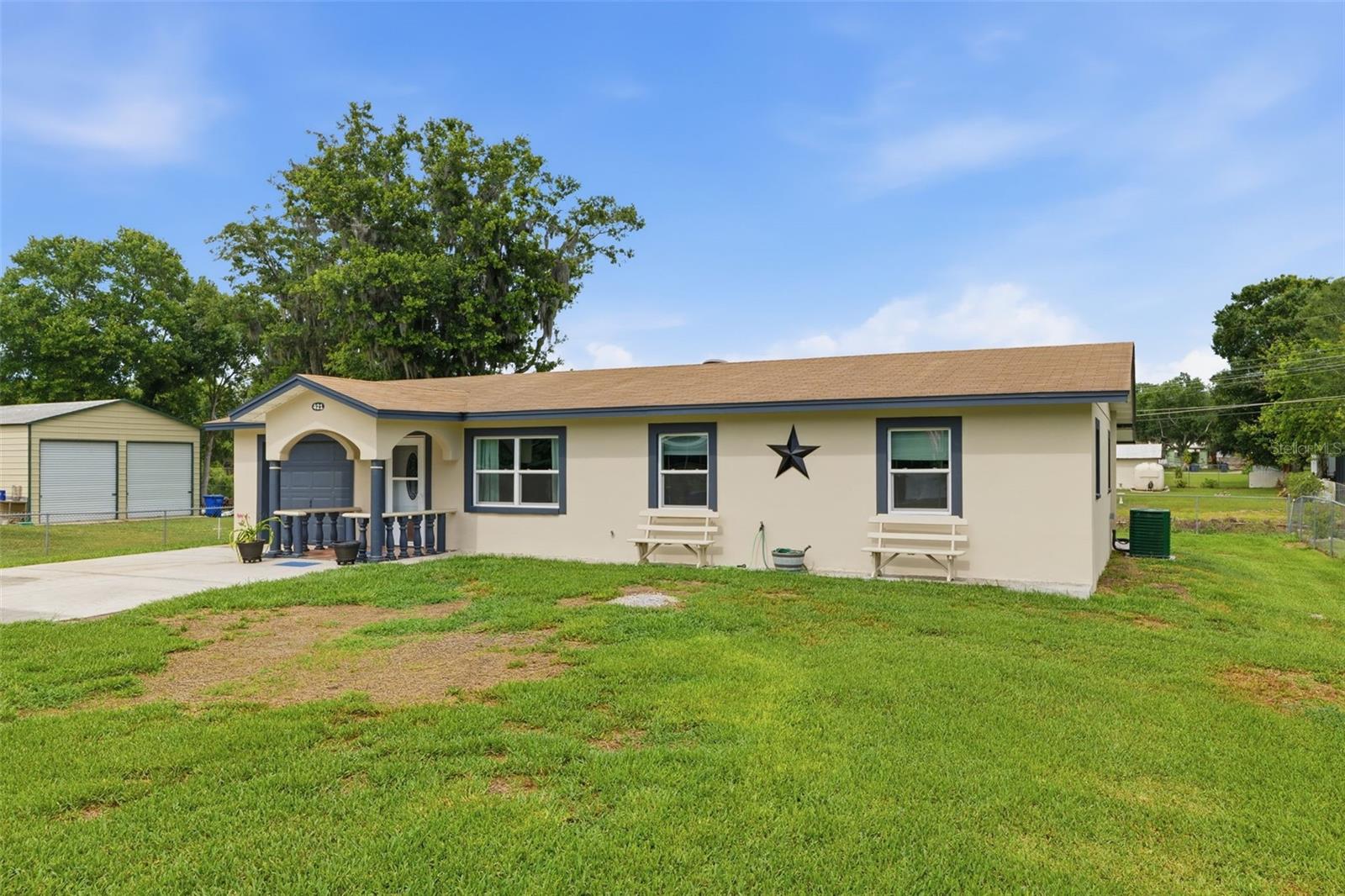 421 Waterview Dr Property Photo 3