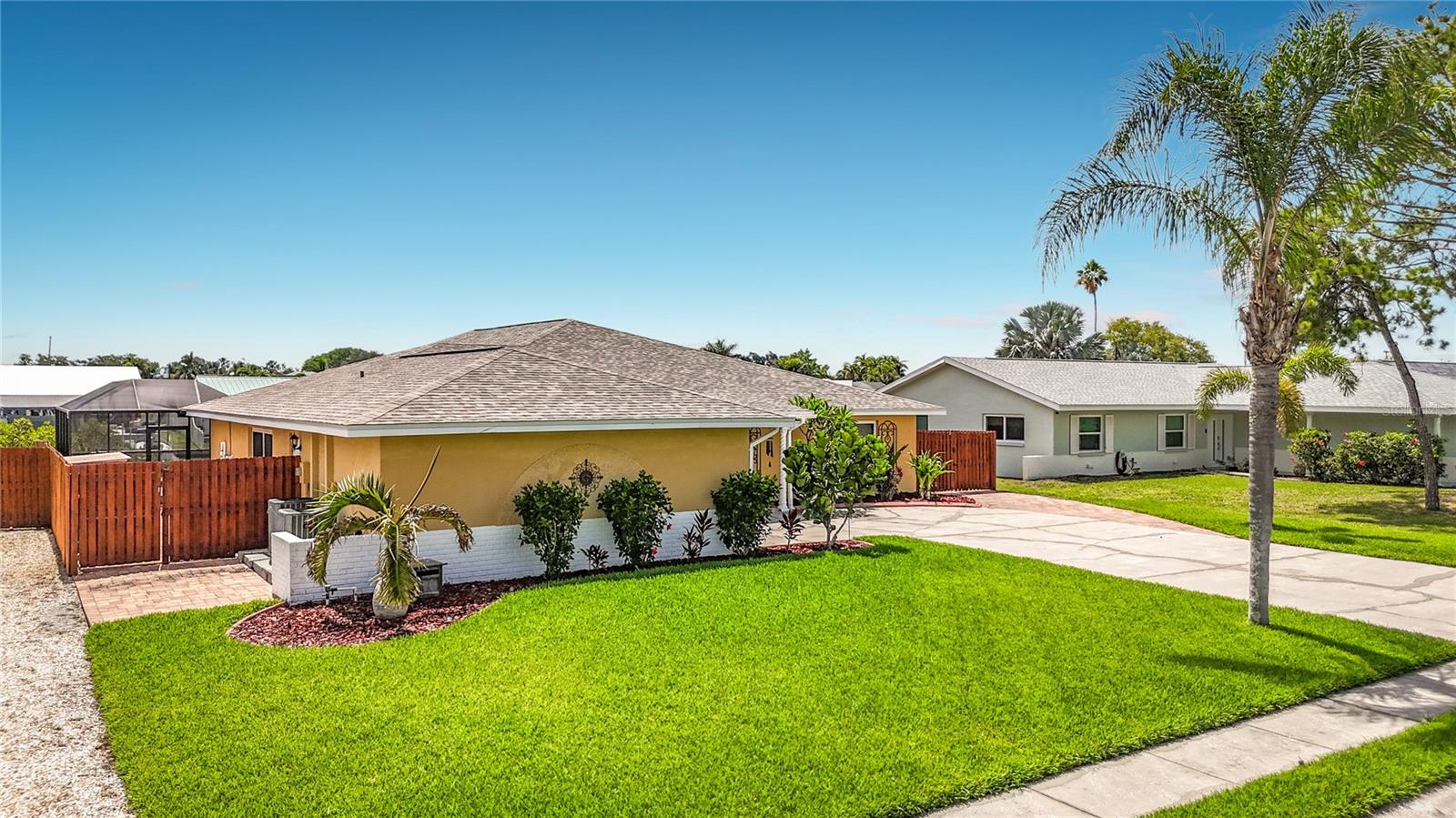 6517 Solitaire Palm Way Property Photo 6